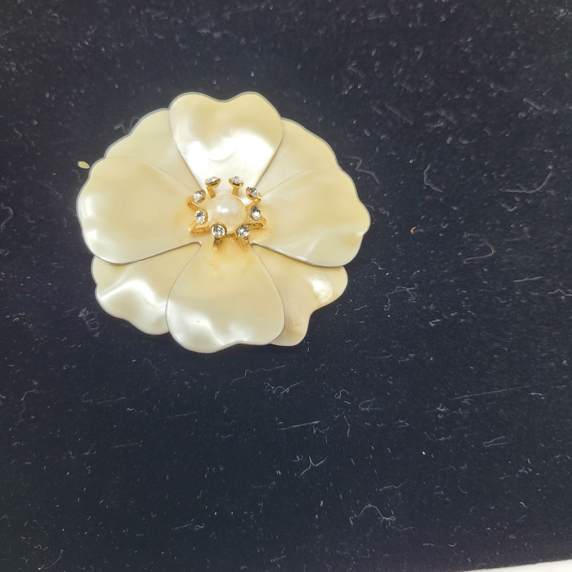 Vintage Vintage 60s Faux Mother Of Pearl Flower Brooch Faux Pearl Rh Size ONE SIZE - 5 Thumbnail