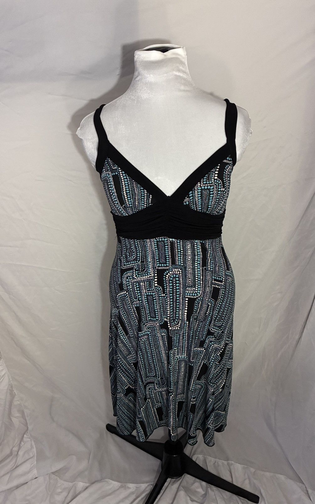 Other Body Central Geometric V Neck Empire Waist Midi Dress Size S / US 4 / IT 40 - 1 Thumbnail