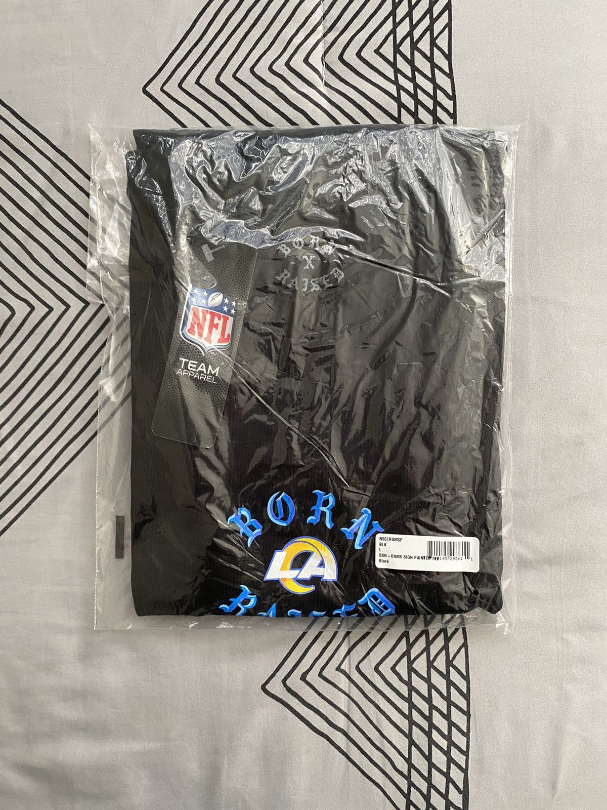 Los Angeles Rams Mens T-Shirt Born x Raised Black – THE 4TH QUARTER