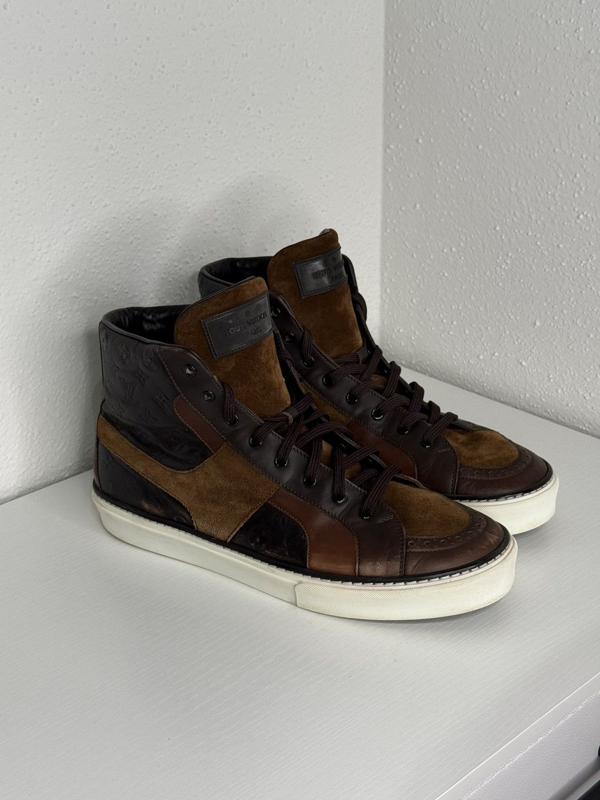 Louis Vuitton Louis Vuitton LV Monogram High Top Leather Sneakers Size US 9.5 / EU 42-43 - 1 Thumbnail