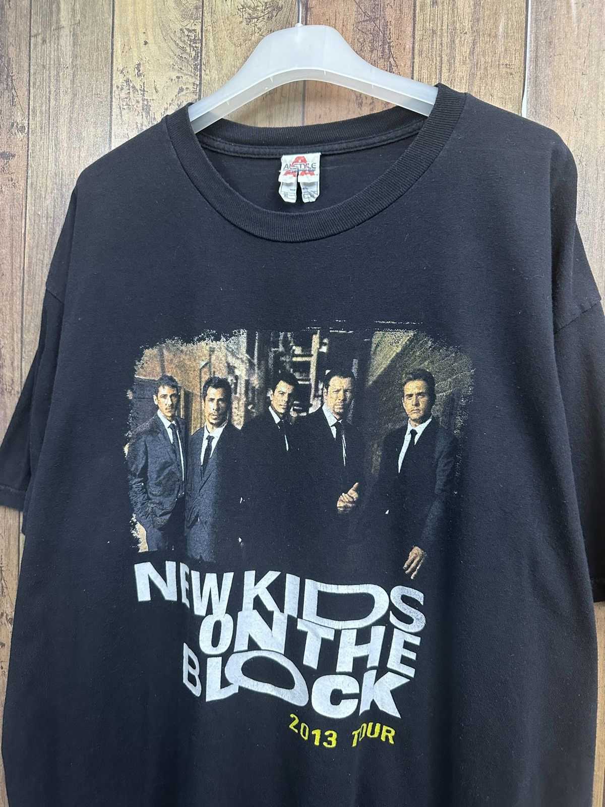 Band Tees New Kids On The Block 2013 American Tour Tshirt A557 Size US XL / EU 56 / 4 - 2 Thumbnail