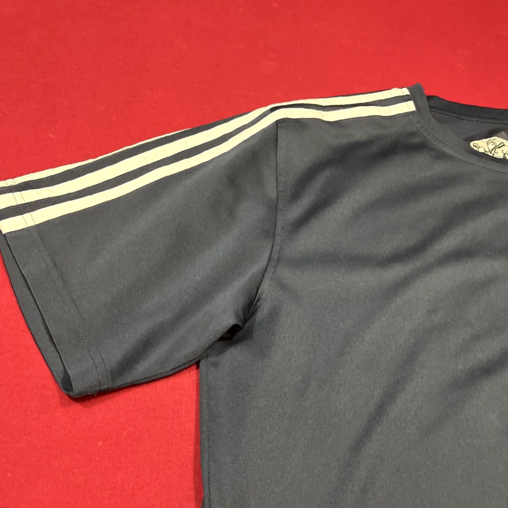 Adidas ADIDAS T Shirt Notre Dame Blue white Arm Stripes Climalite FIGHTING IRISH mens L Size US L / EU 52-54 / 3 - 5 Thumbnail