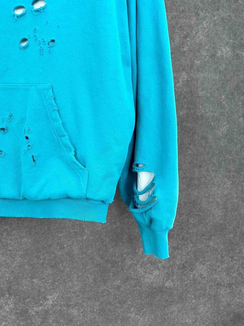 Balenciaga Balenciaga Big destruction letter printing hole sweater la Size US XXS / EU 40 - 5 Thumbnail