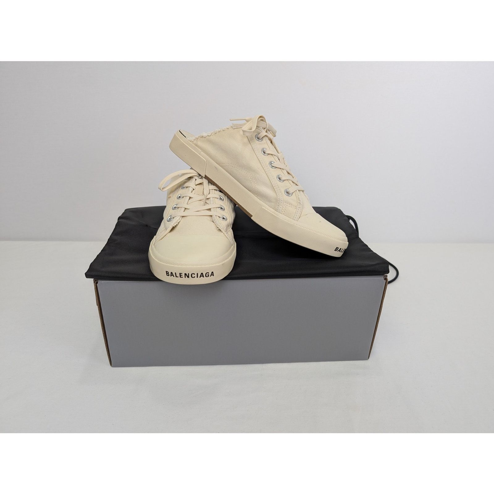 Balenciaga o1rshd1 Mule Destroyed Rubber Sole Paris Mule in White Size US 13 / EU 46 - 18 Thumbnail