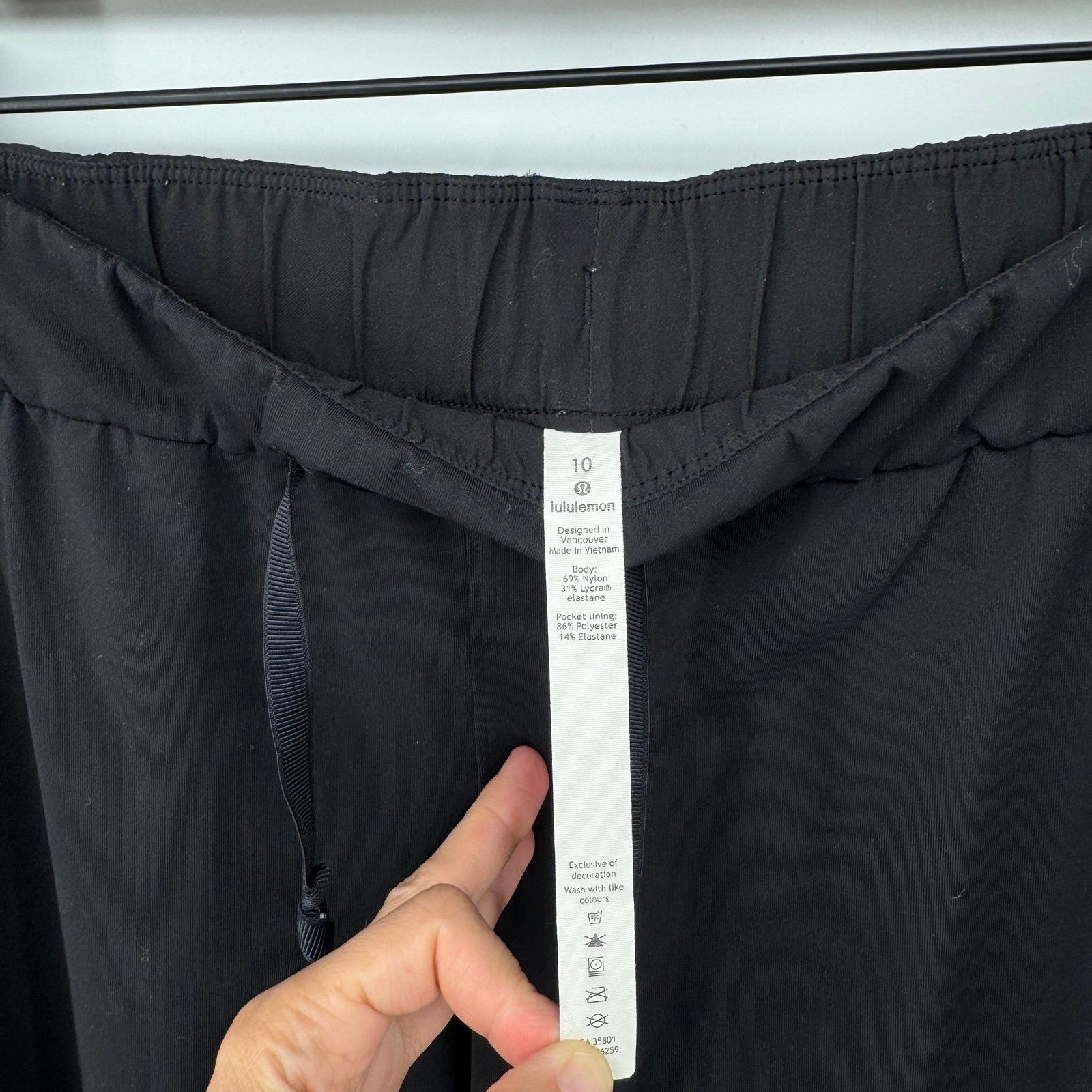 Lululemon Lululemon Athletica Black Jogger Pants Size 10 Size 32" / US 10 / IT 46 - 2 Thumbnail