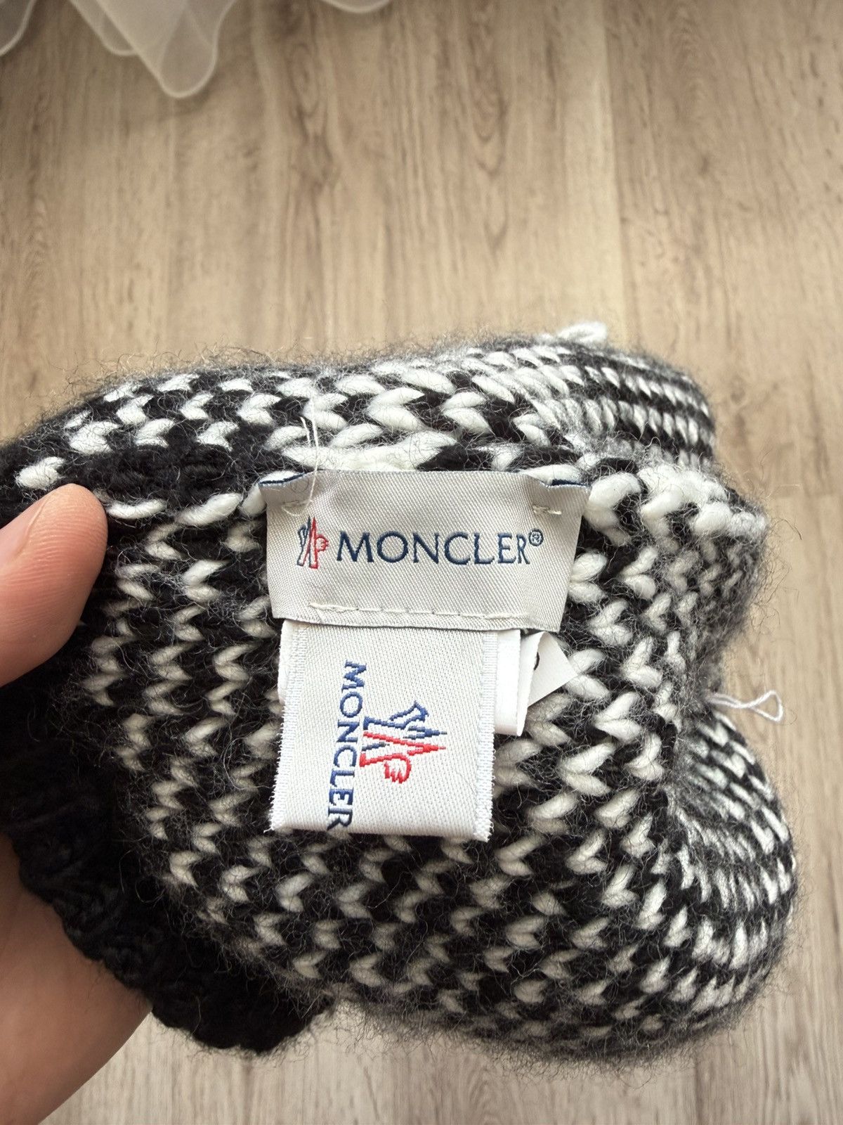 Moncler Moncler Logo Jacquard Pom Pom Hat Black White Wool Blend Size ONE SIZE - 16 Thumbnail