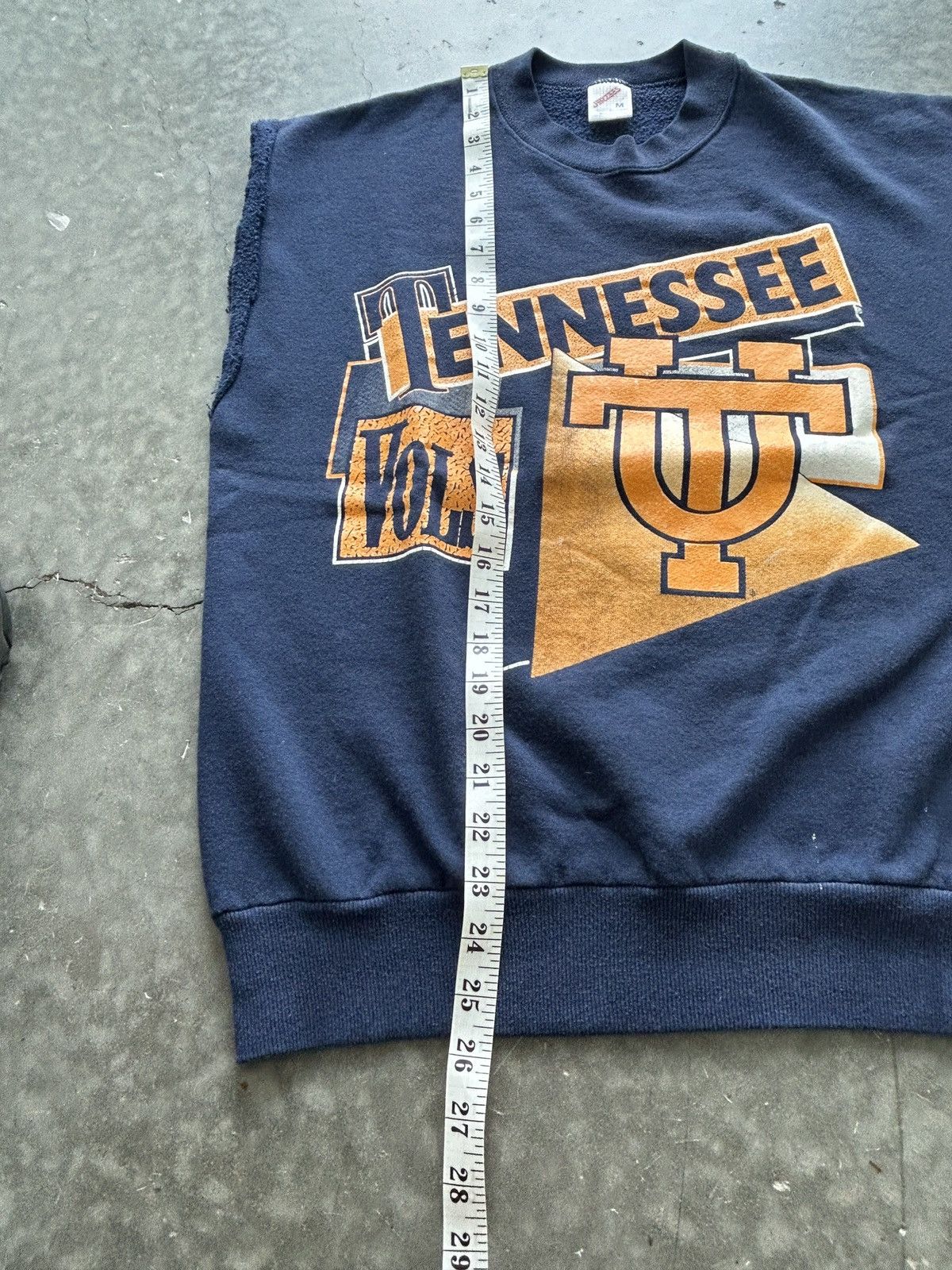 Vintage Vintage 90s University of Tennessee Sweatshirt Cut Off Size US M / EU 48-50 / 2 - 6 Thumbnail