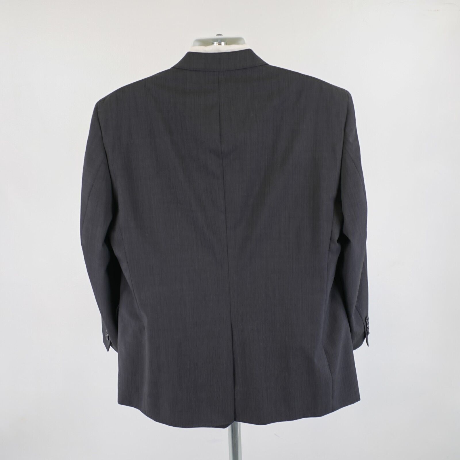 Jos. A. Bank Jos A Bank Wool Gray Birdseye 2 Piece Suit 46R 40/29 3 Butto Size 46R - 10 Thumbnail