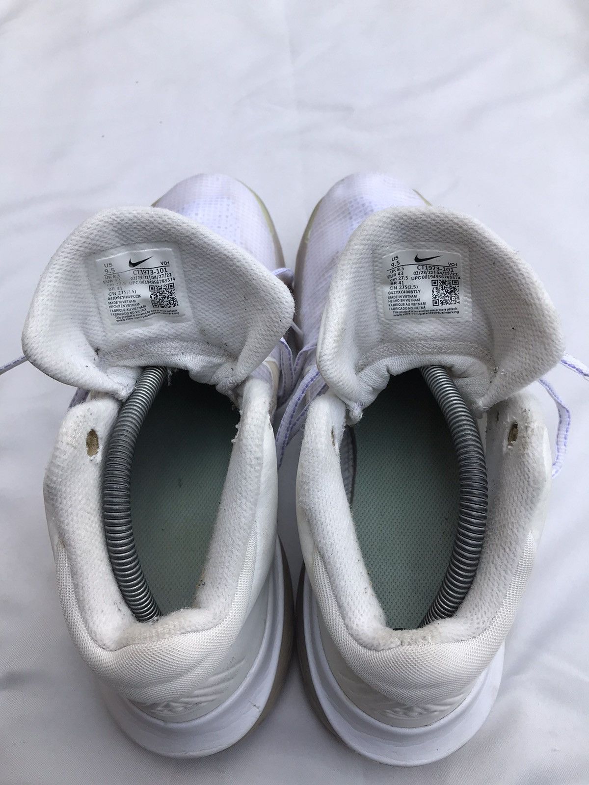 Nike Nike Kyrie Flytrap 4 White No Box Size US 9.5 / EU 42-43 - 5 Thumbnail