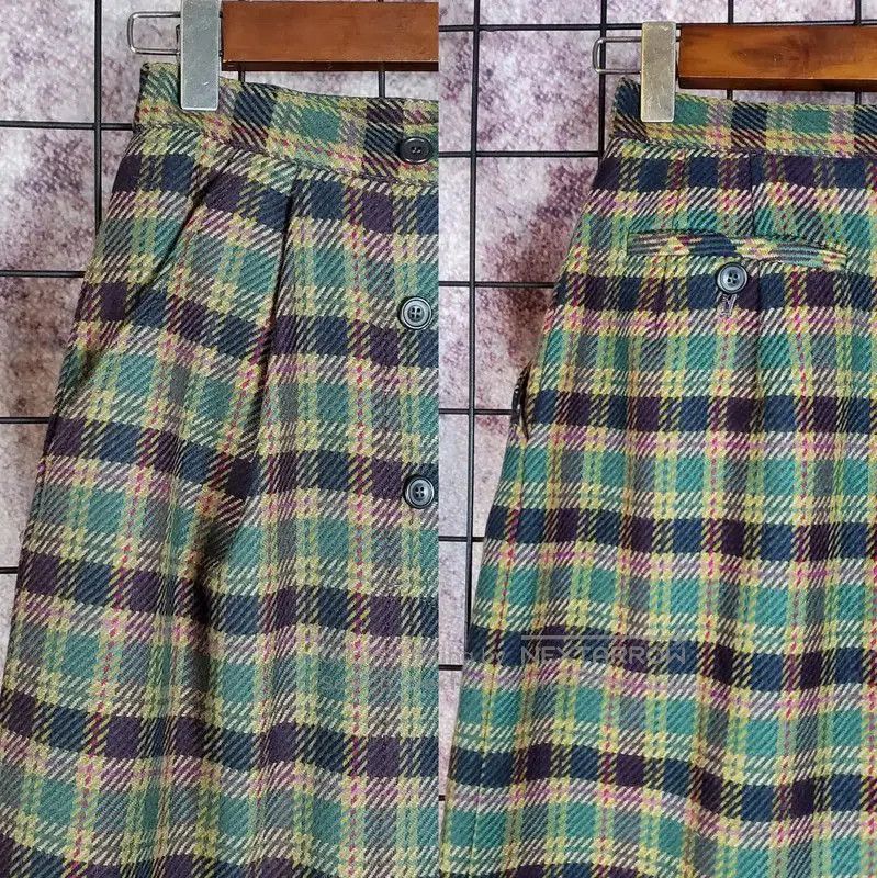 Dior Dior Wool Plaid Mini Skirt for Women . Size 23" - 3 Thumbnail