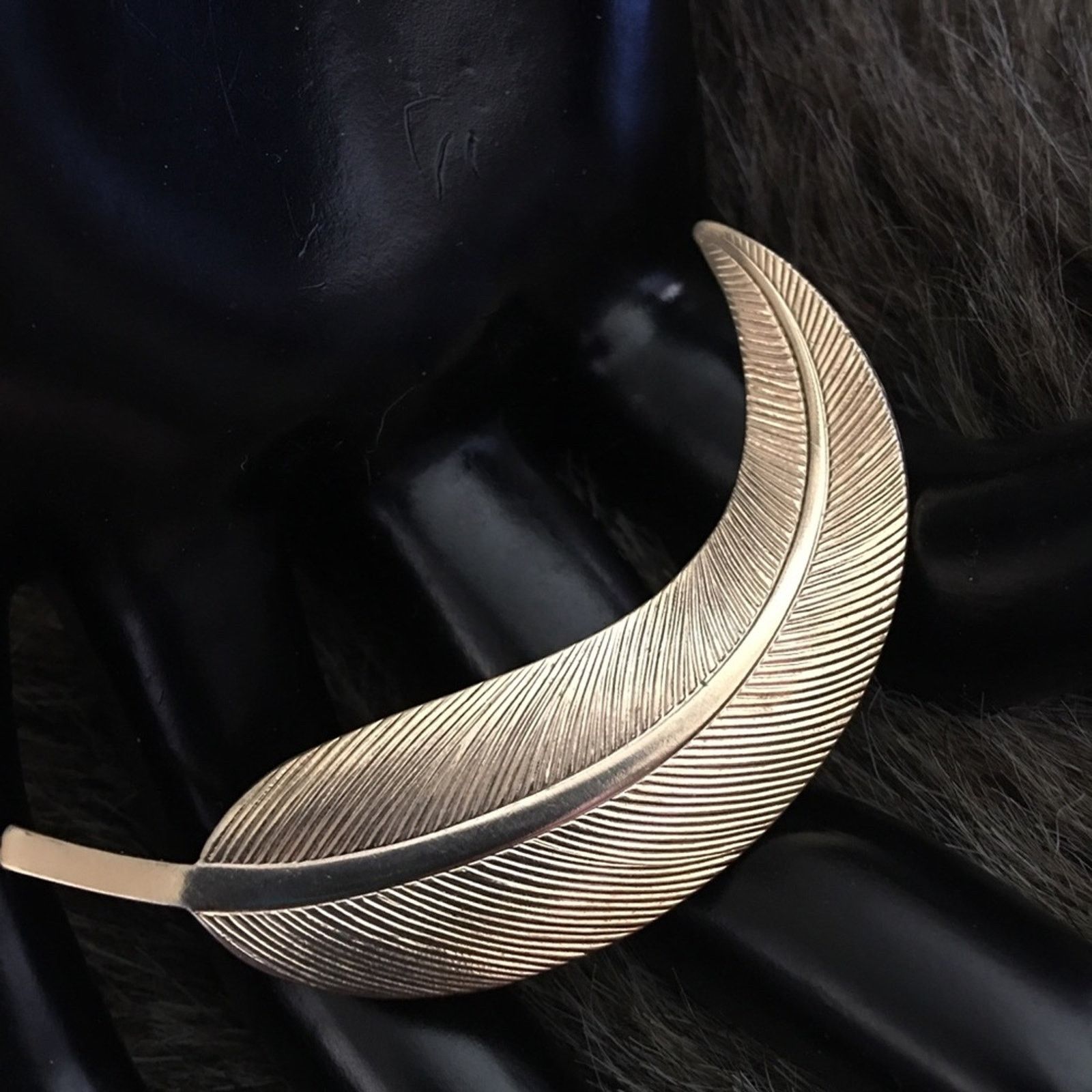 Vintage Vintage 70s gold tone textured leaf brooch pin Size ONE SIZE - 4 Thumbnail