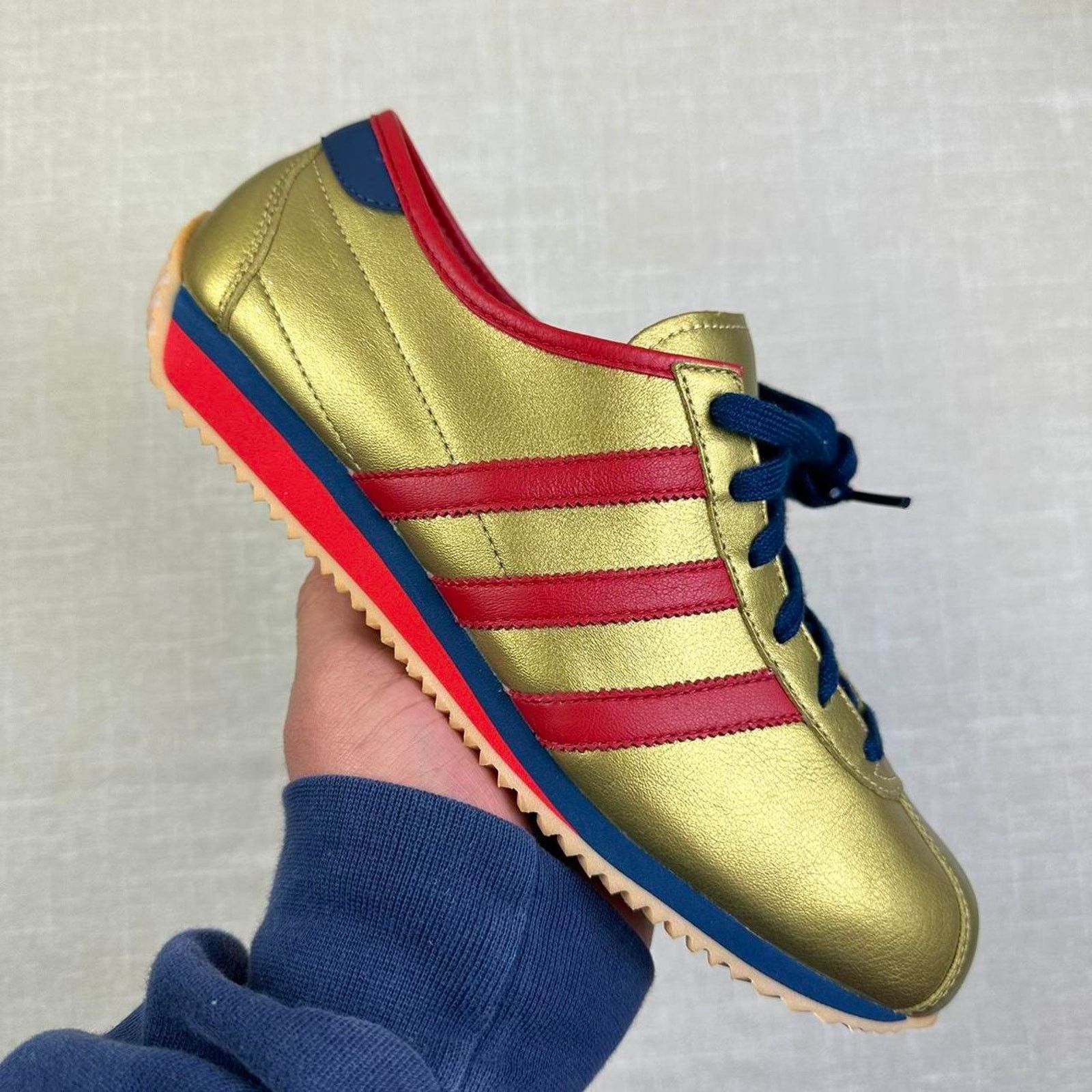 Adidas 2006 Adidas Country 73 "Gold" Women 9 Size US 9 / IT 39 - 1 Thumbnail