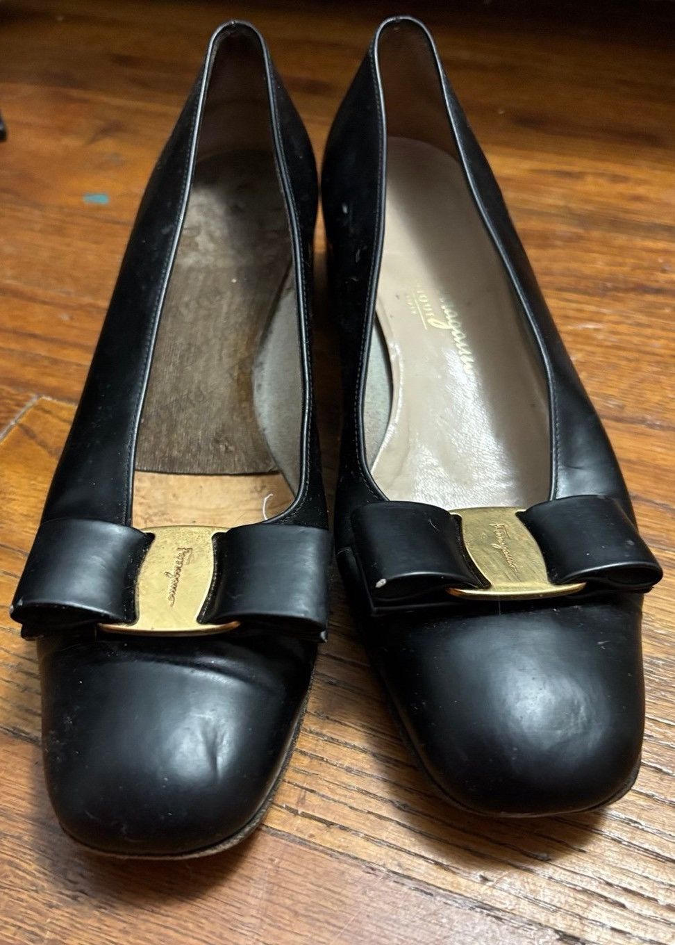 Salvatore Ferragamo Salvatore Ferragamo Flat Bow Leather Shoes 8 Size US 8 / IT 38 - 1 Thumbnail