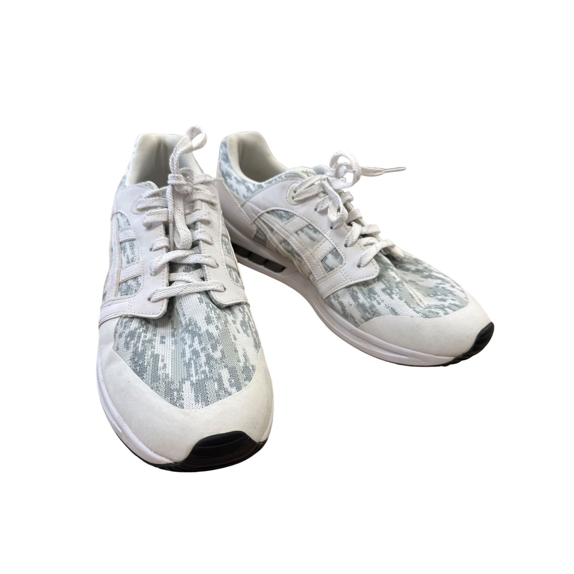 Asics Asics Gel-saga White & Gray Running Shoes Size 11 SKU 7383 Size US 11 / EU 44 - 12 Thumbnail