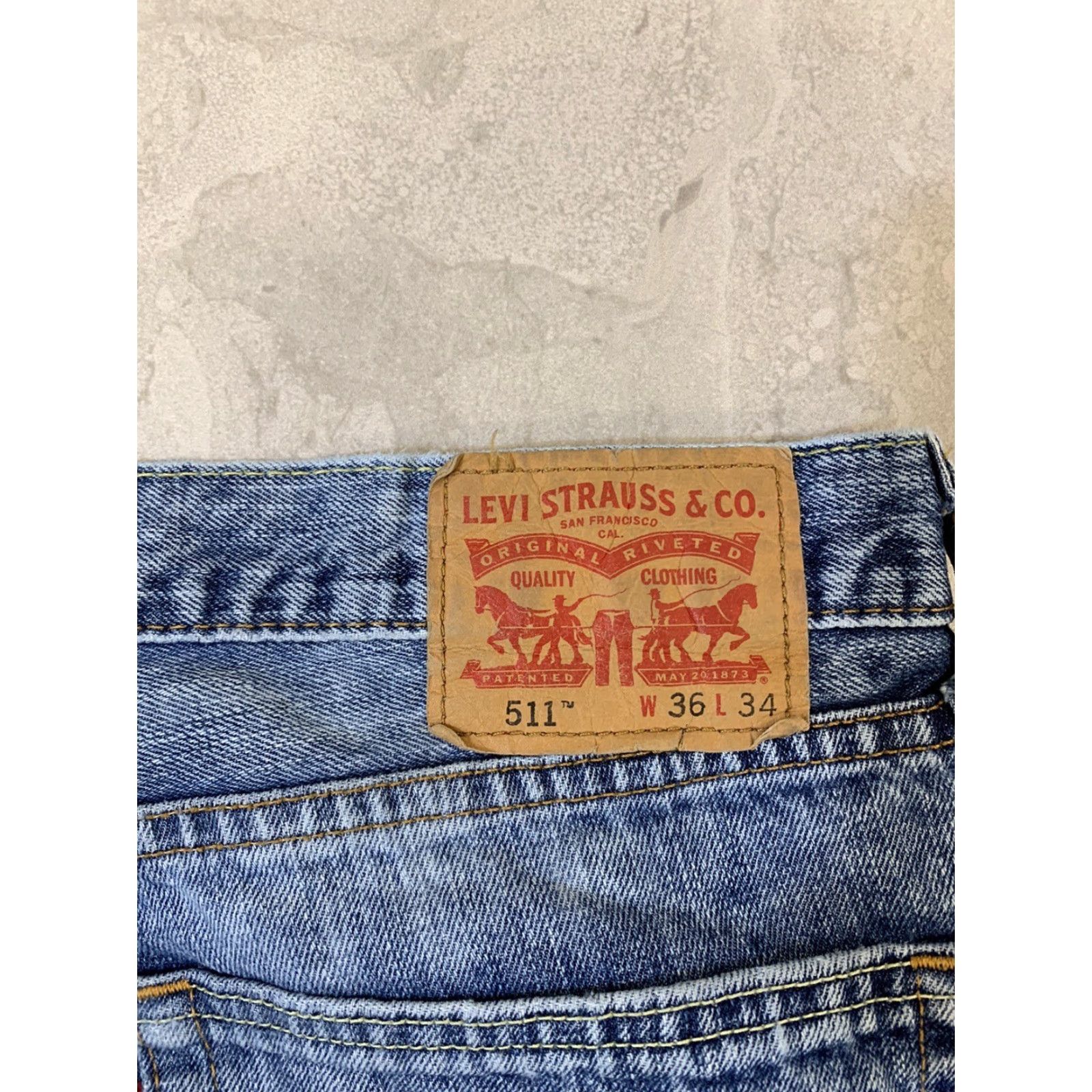 Levi's Levi's Jeans Slim Fit 511 Straight Leg Medium Wash Denim Blue 36 Inseam 30 Mens Jeans Size US 36 / EU 52 - 6 Thumbnail