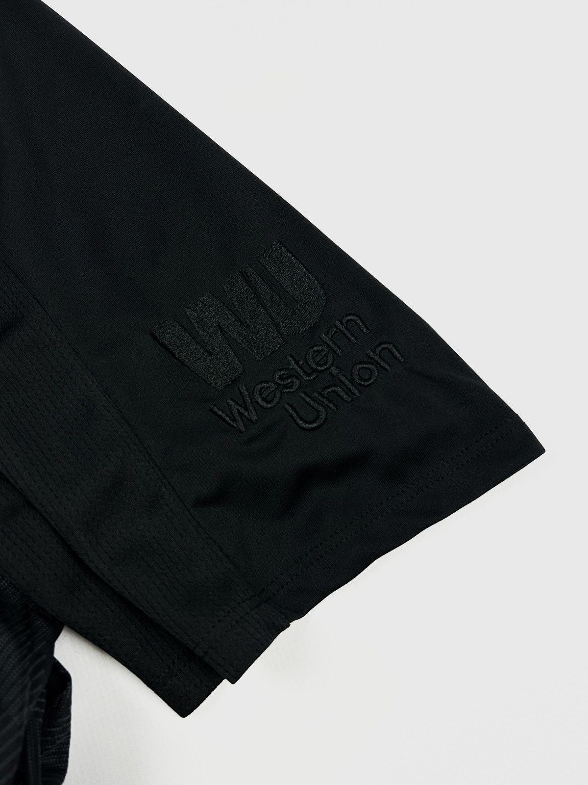 New Balance Limited Edition New Balance Liverpool FC Blackout Jersey Size US L / EU 52-54 / 3 - 9 Thumbnail