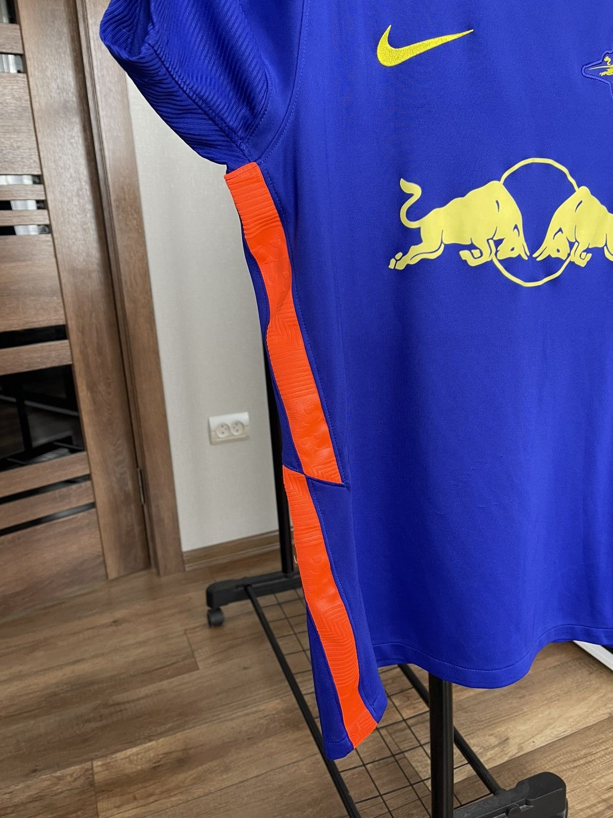 Nike 2020/2021 Nike RB Leipzig Red Bull Soccer Jersey T-Shirt Tee Size US L / EU 52-54 / 3 - 12 Thumbnail