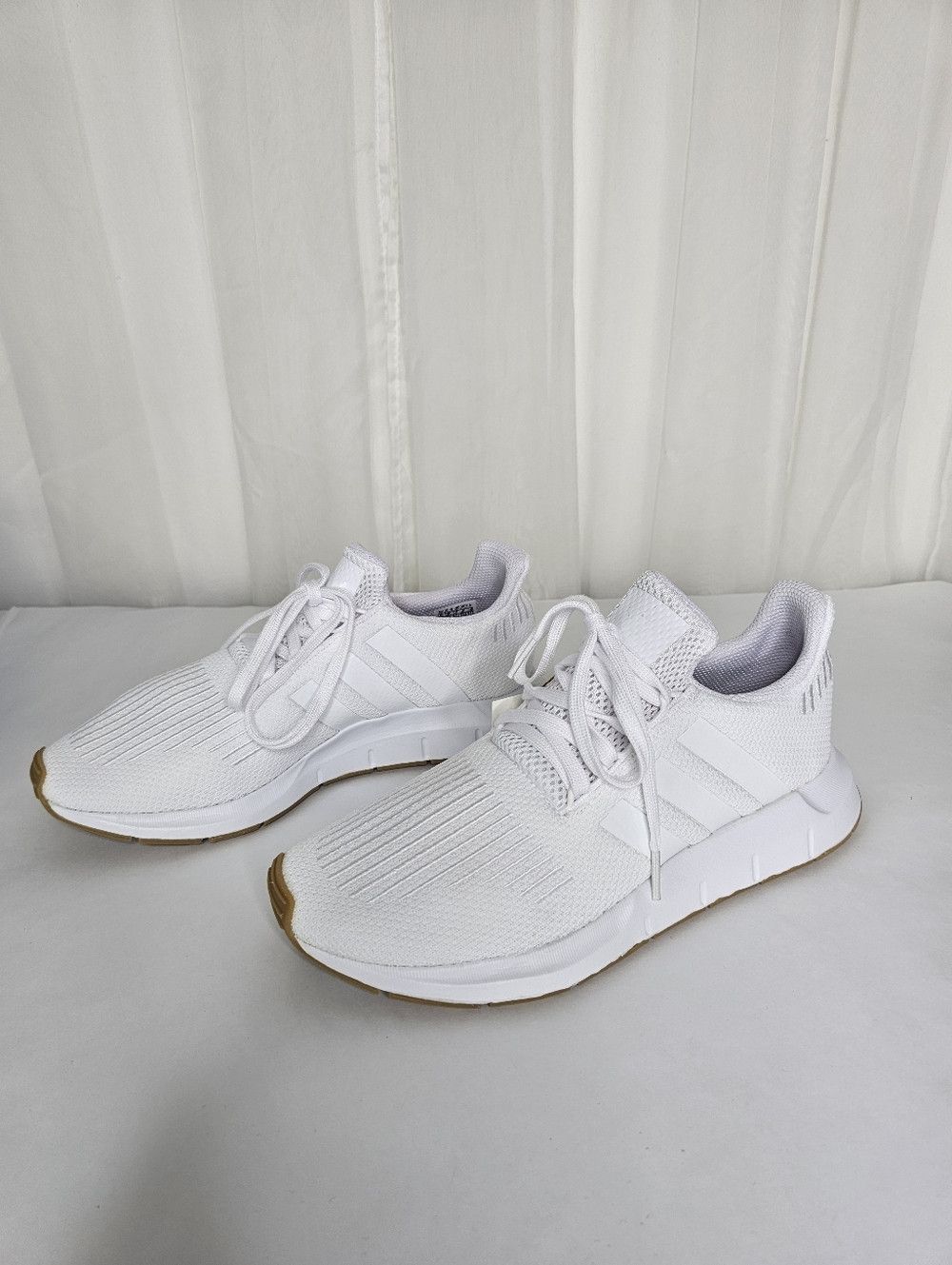 Adidas Adidas Orginals Swift Run Cloud White Gum Running Sneakers Size US 8 / EU 41 - 3 Thumbnail