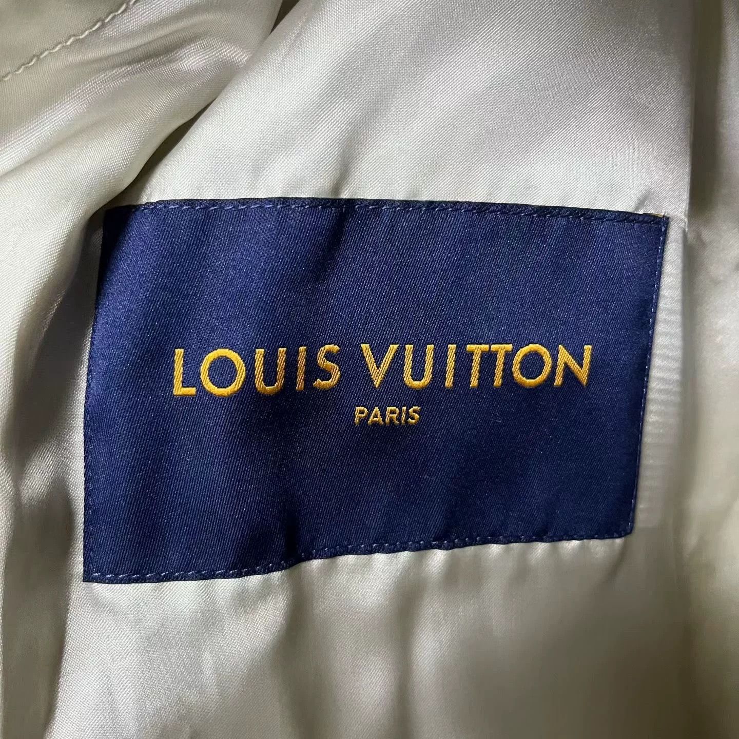 Louis Vuitton Louis Vuitton Beige Color Block Cartoon Jacket Size US M / EU 48-50 / 2 - 2 Thumbnail