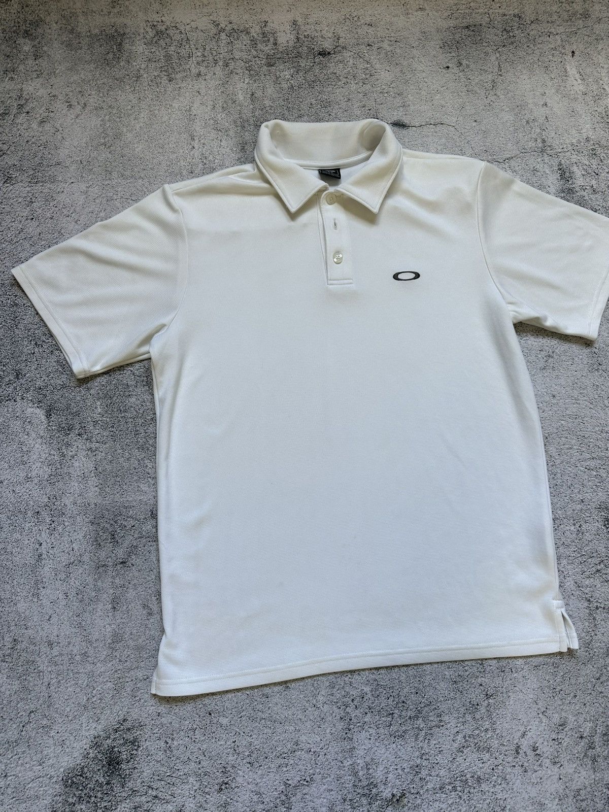 Oakley Vintage Oakley T-shirt Black Logo White Fit Size US S / EU 44-46 / 1 - 4 Thumbnail