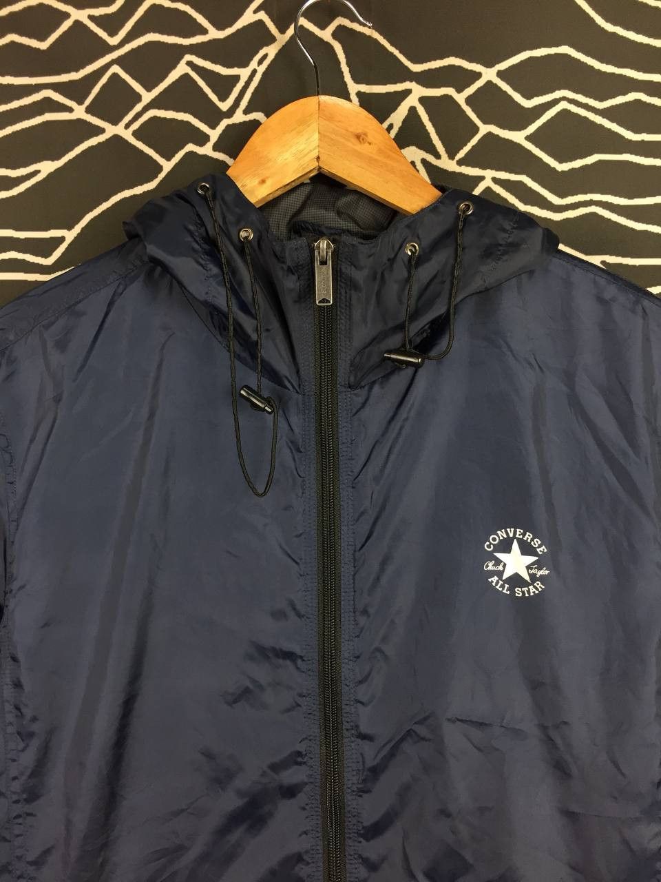 Converse Converse Chuck Taylor Lightweight Hooded Windbreaker Jacket Size US L / EU 52-54 / 3 - 5 Thumbnail