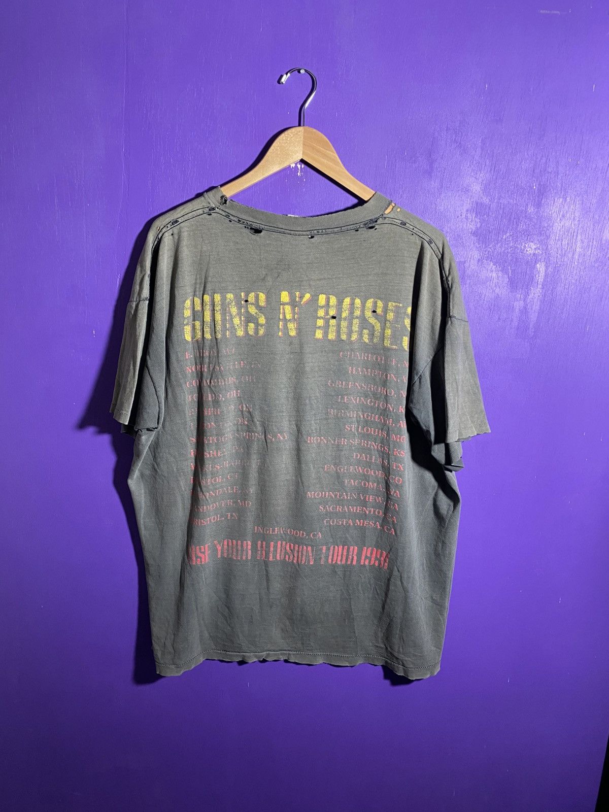 Band Tees × Vintage Vintage 1991 Guns n Roses use your illusion tour tee Size US XXL / EU 58 / 5 - 2 Thumbnail