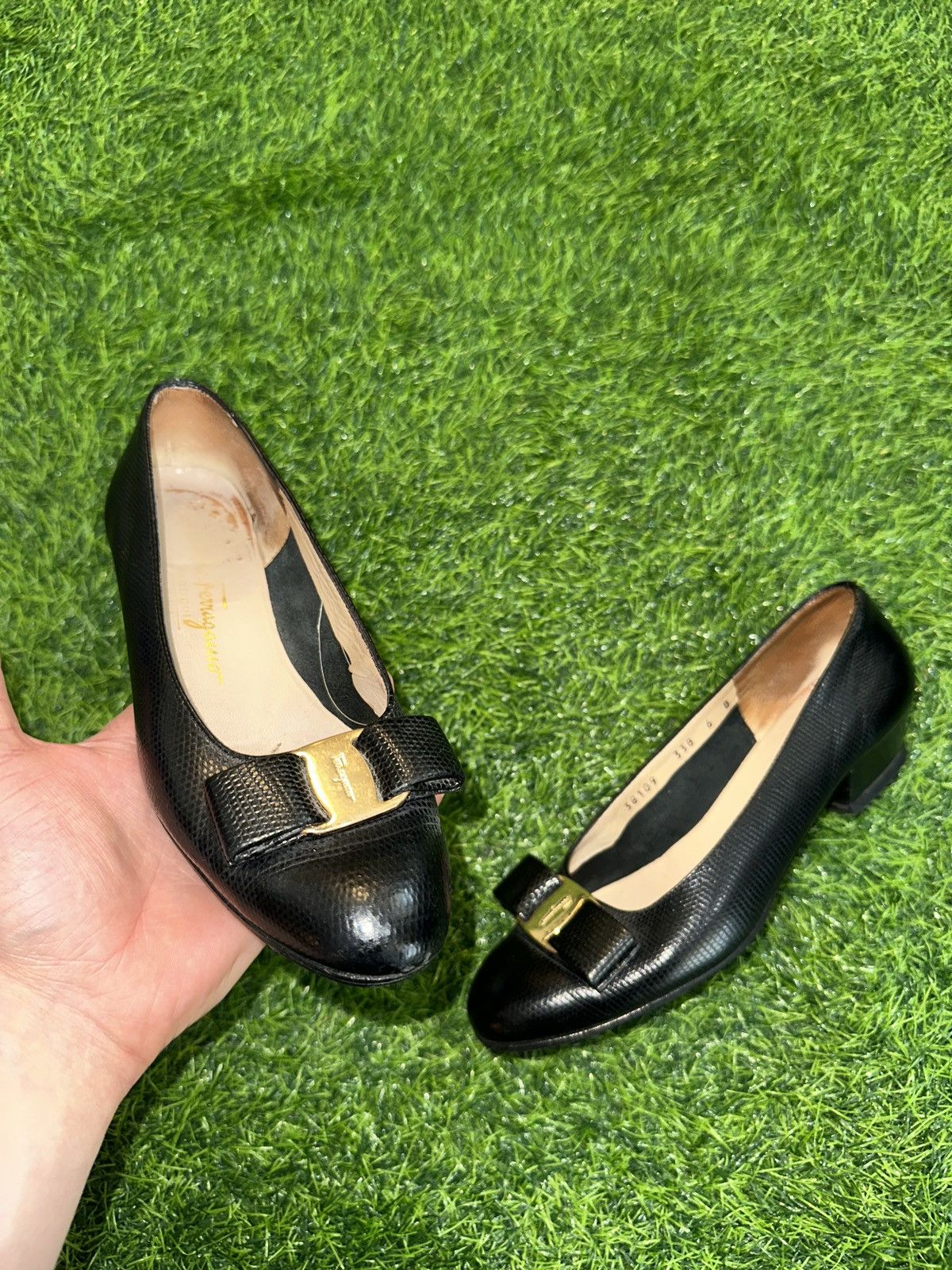 Salvatore Ferragamo Salvatore Ferragamo Vara Black Lizard Embossed Leather Pumps Size US 6 / IT 36 - 1 Thumbnail