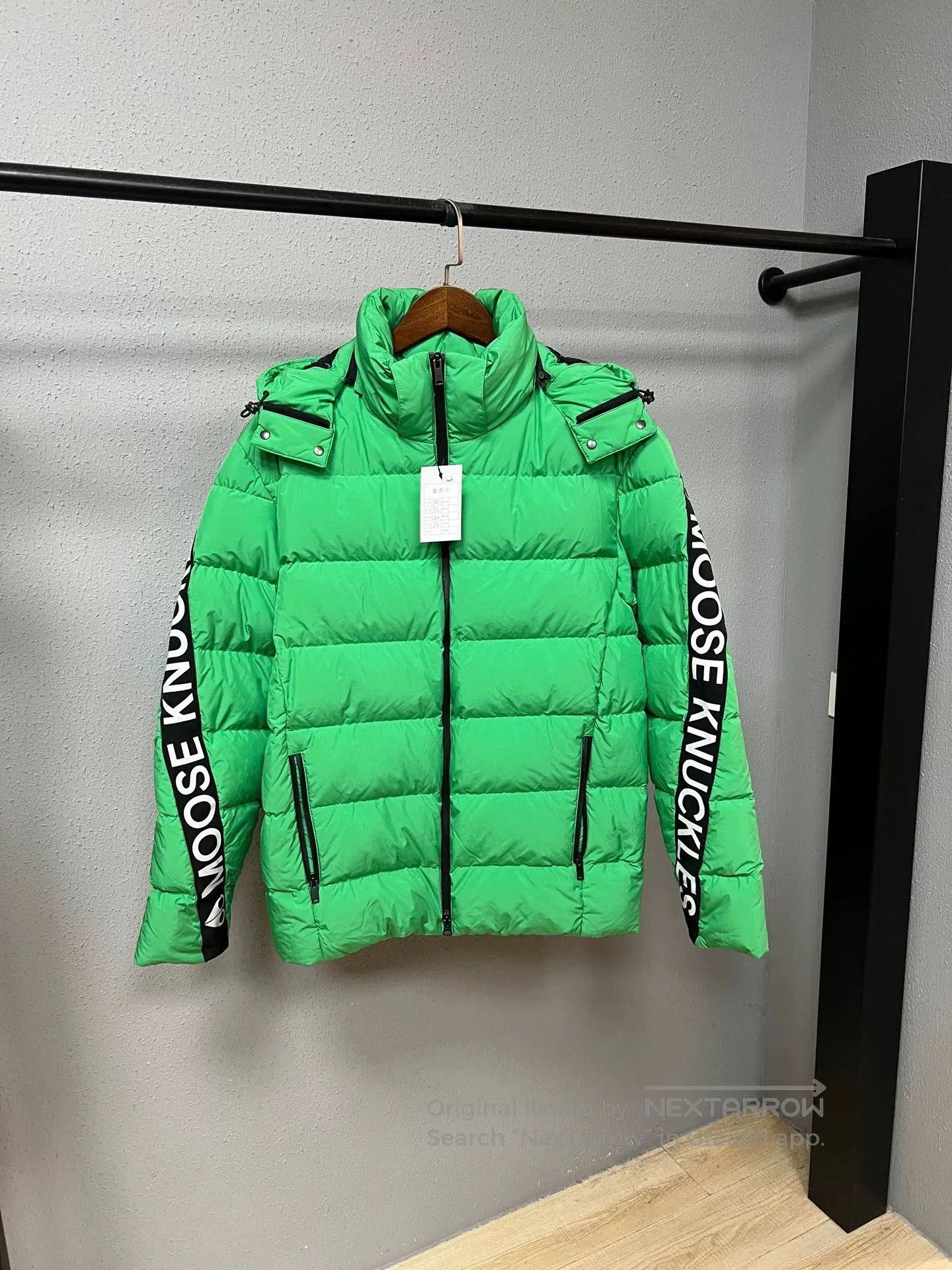 Moose Knuckles bright green puffer jacket from moose knuckles. Size US M / EU 48-50 / 2 - 1 Thumbnail