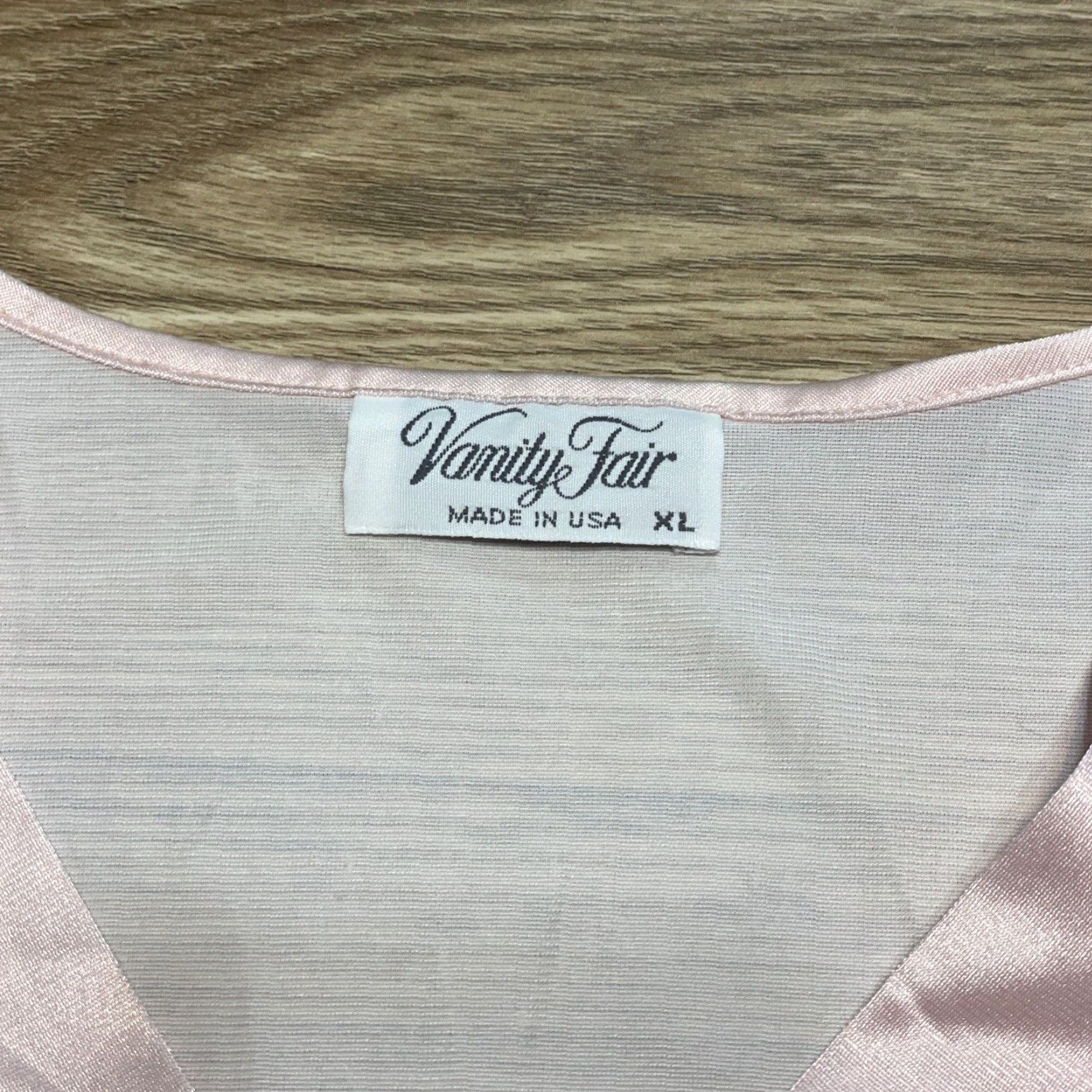 Vintage VINTAGE Vanity Fair Pajama Top Womens XL Pink Nylon Short Sleeve Button V-Neck Sheer Sleepwear Size XL / US 12-14 / IT 48-50 - 2 Thumbnail