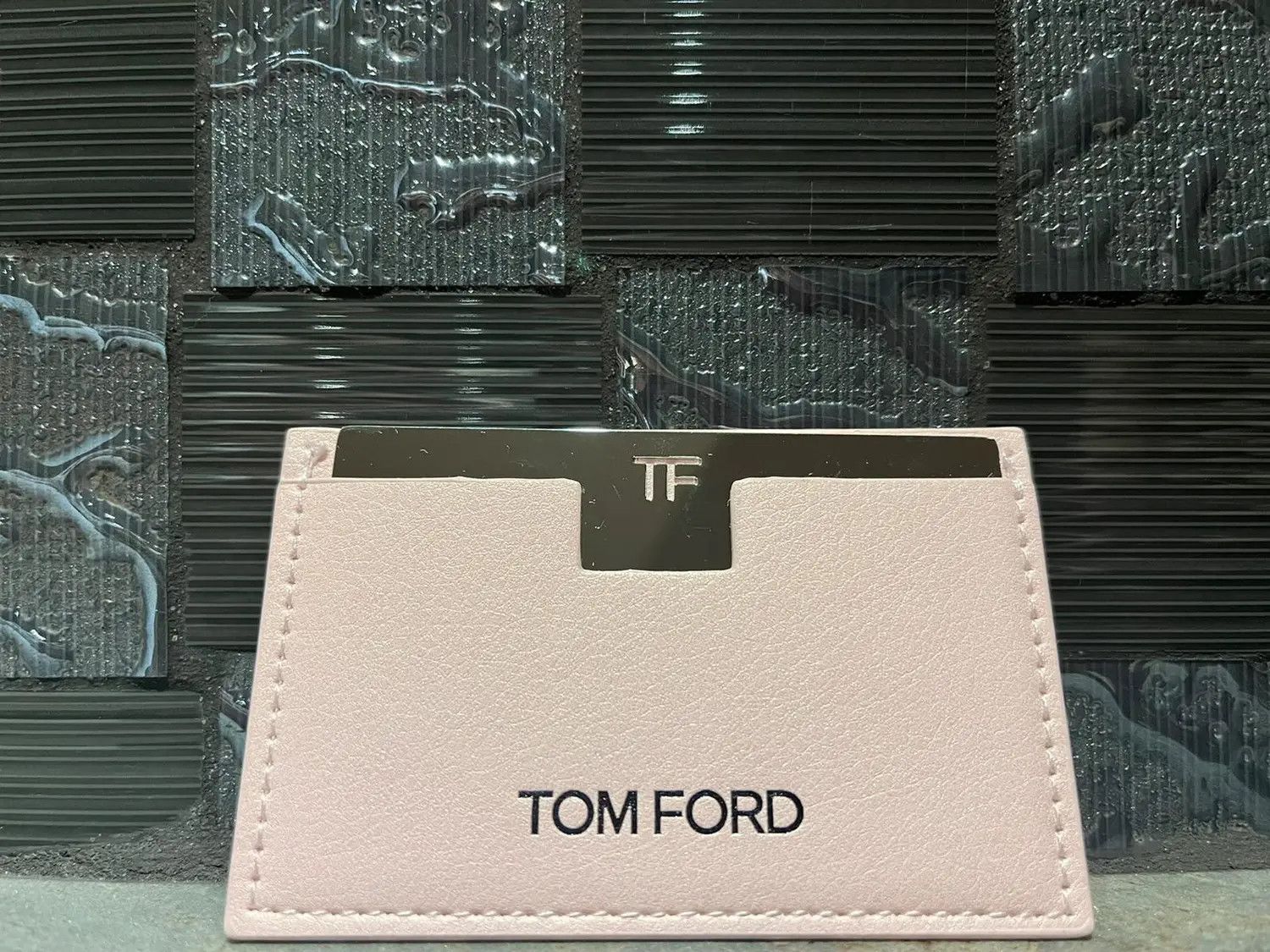 Tom Ford Mirror/Card Holder Wallet in Light Pink Size ONE SIZE - 7 Thumbnail