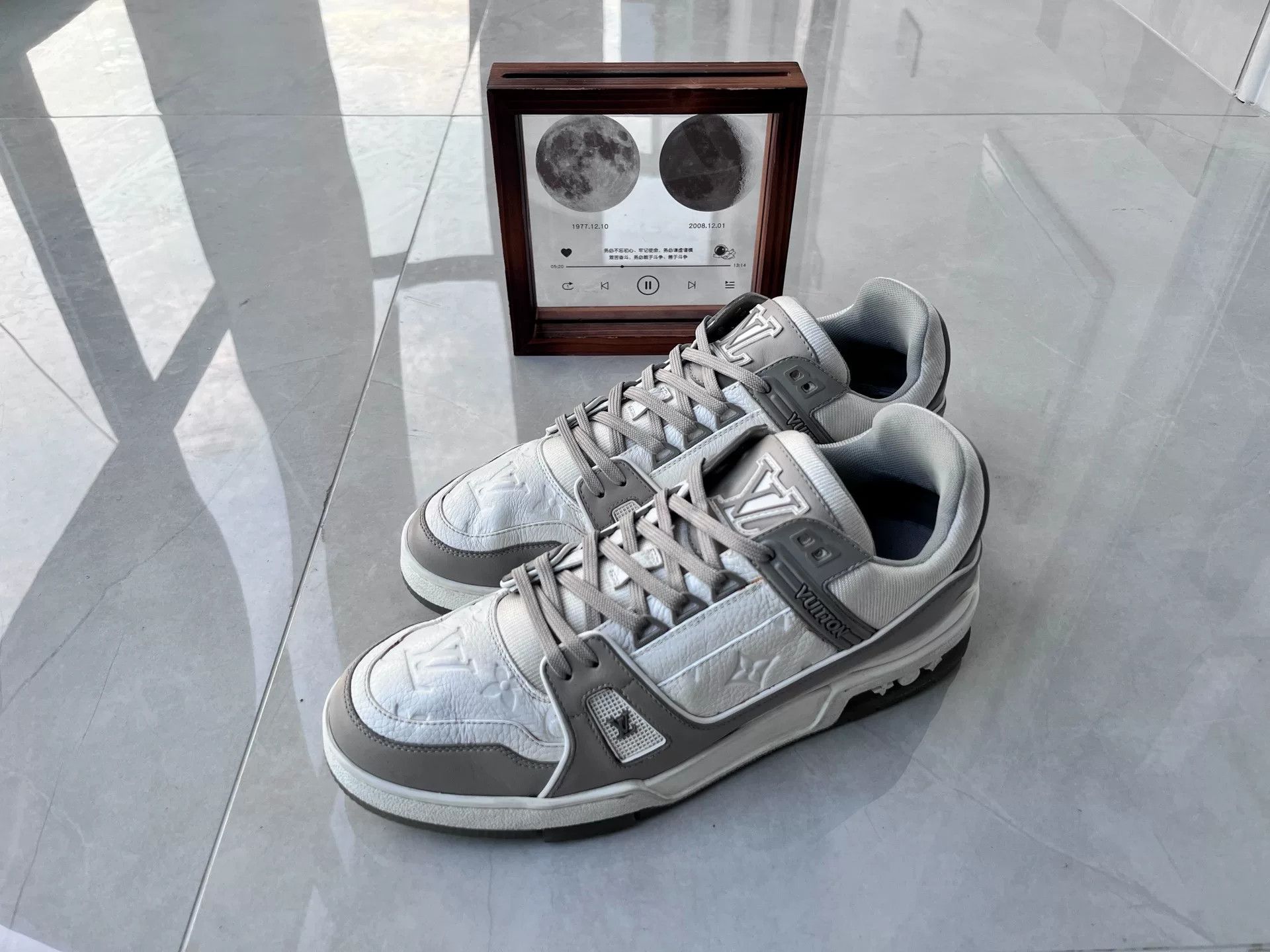 Louis Vuitton Louis Vuitton Training White Lowtop Sneakers 9 Men Size US 9 / EU 42 - 1 Thumbnail