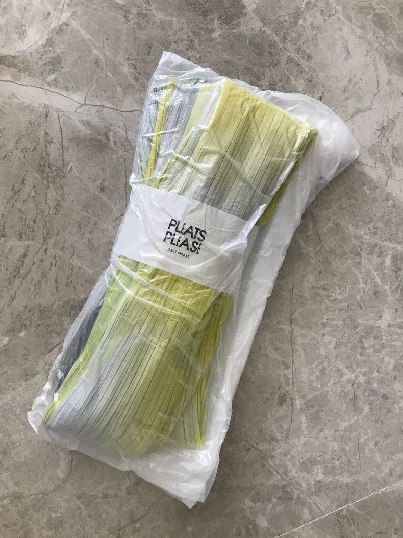 Issey Miyake Issey Miyake size:3 Yellow pleated cloud dress Size M / US 6-8 / IT 42-44 - 7 Thumbnail