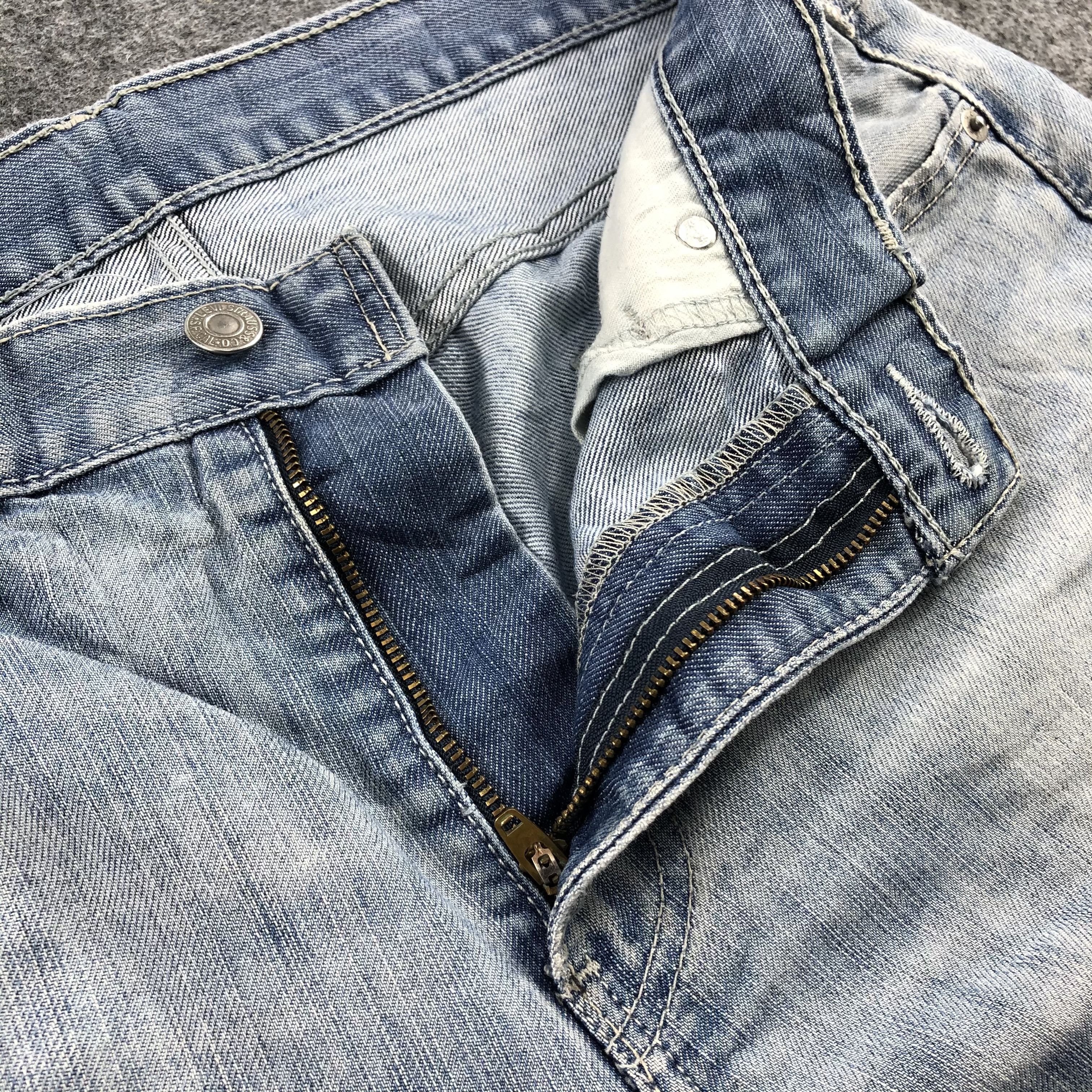 Levi's Vintage Distress Light Wash Levis 511 Jeans-JM1166 Size US 34 / EU 50 - 11 Thumbnail