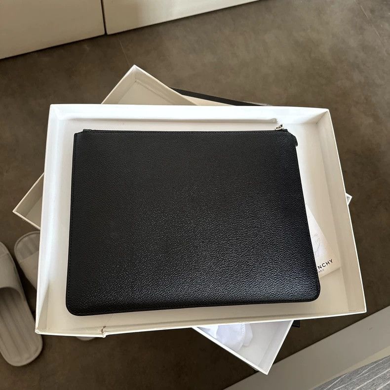 Givenchy Givenchy Men's clutch bag, all leather inside and out Size ONE SIZE - 2 Thumbnail