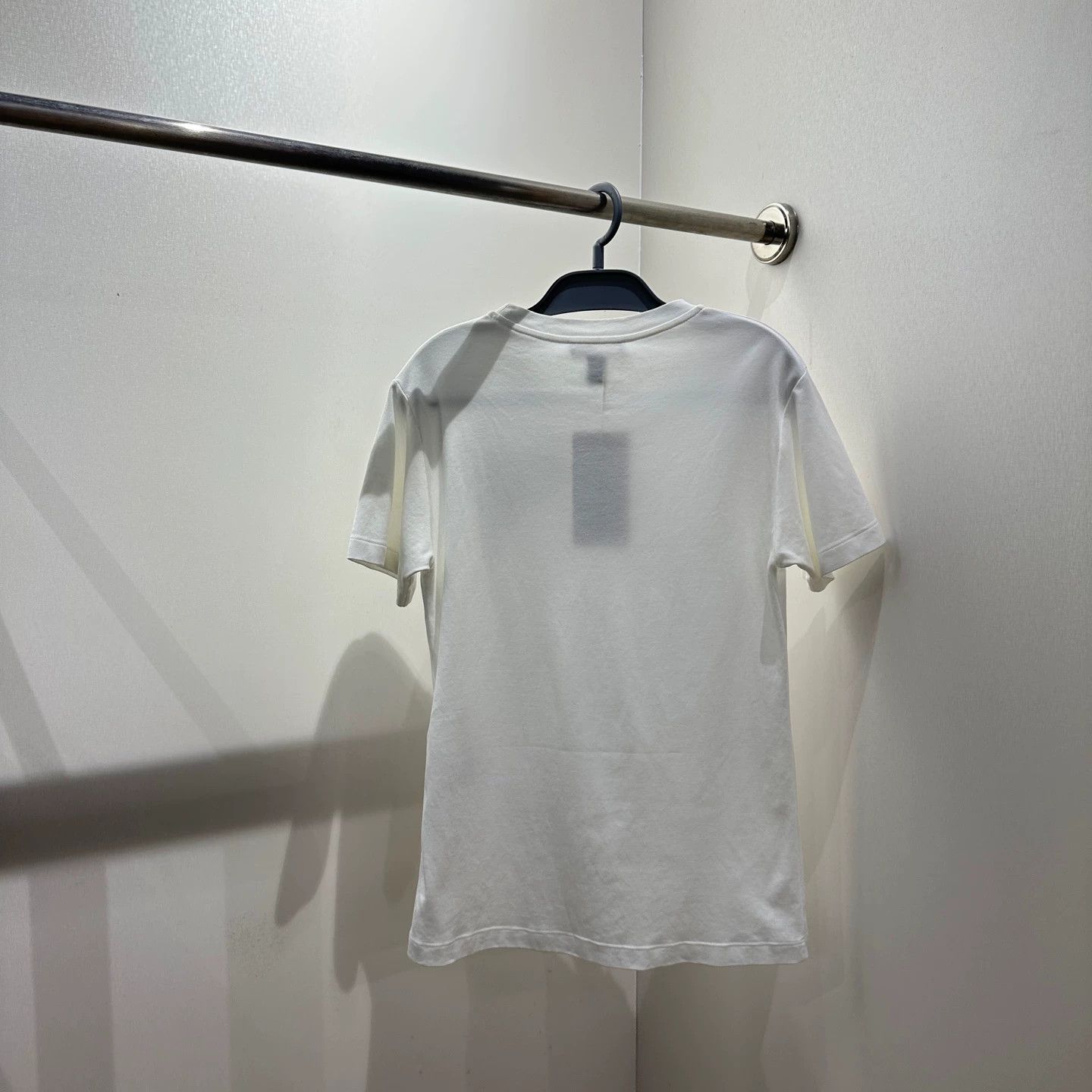 Louis Vuitton LV apr500 Pegasus Embro Chain SS Tee M Size M / US 6-8 / IT 42-44 - 2 Thumbnail