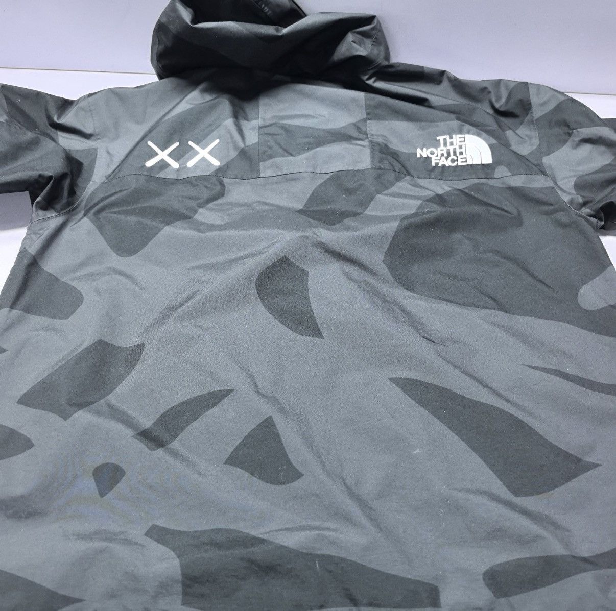 Kaws × The North Face The North Face x KAWS Retro 1986 Mountain Jacket Size US S / EU 44-46 / 1 - 14 Thumbnail