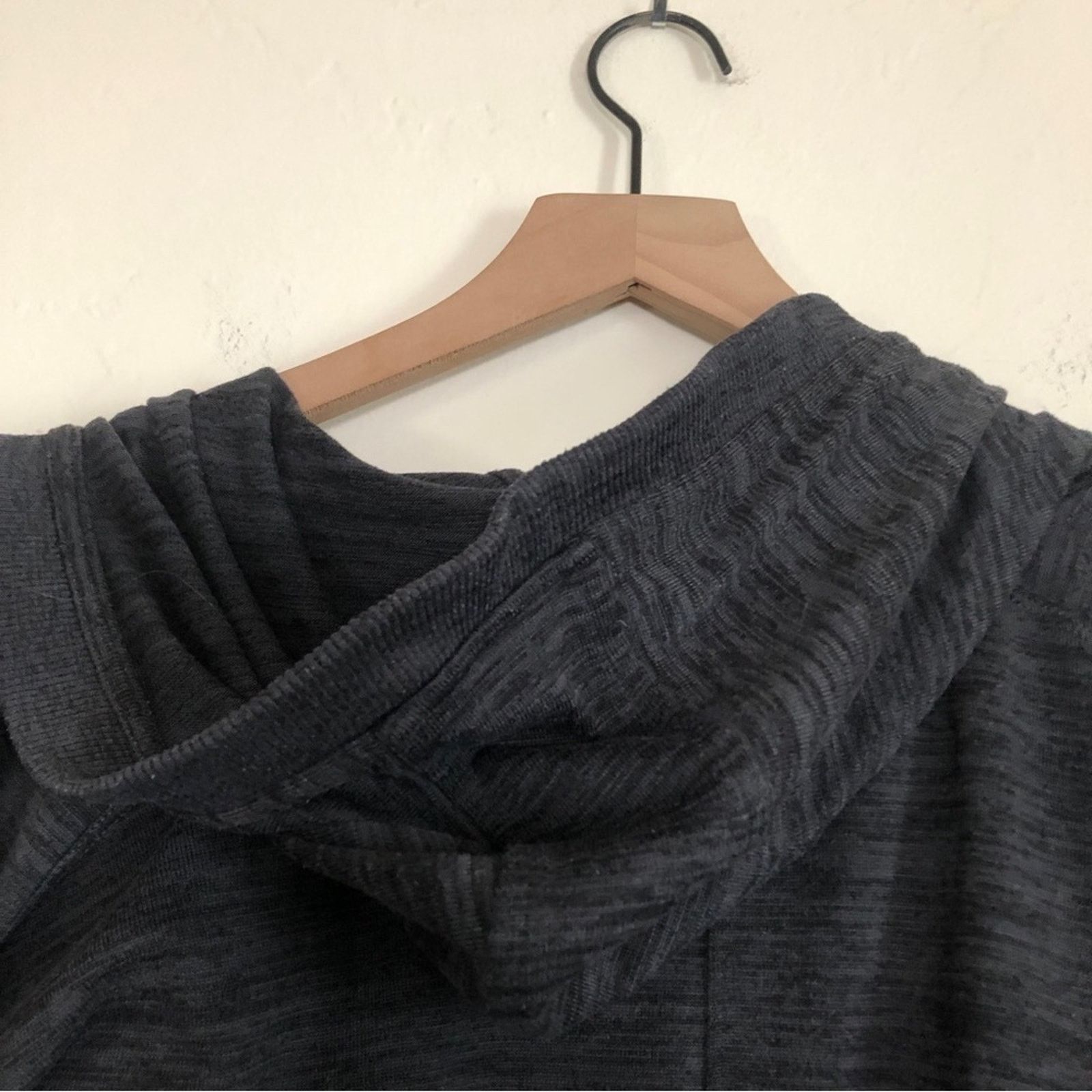 Athleta Athleta Cardigan Dark Gray Hooded Long Sleeve Sweater Size M / US 6-8 / IT 42-44 - 10 Thumbnail