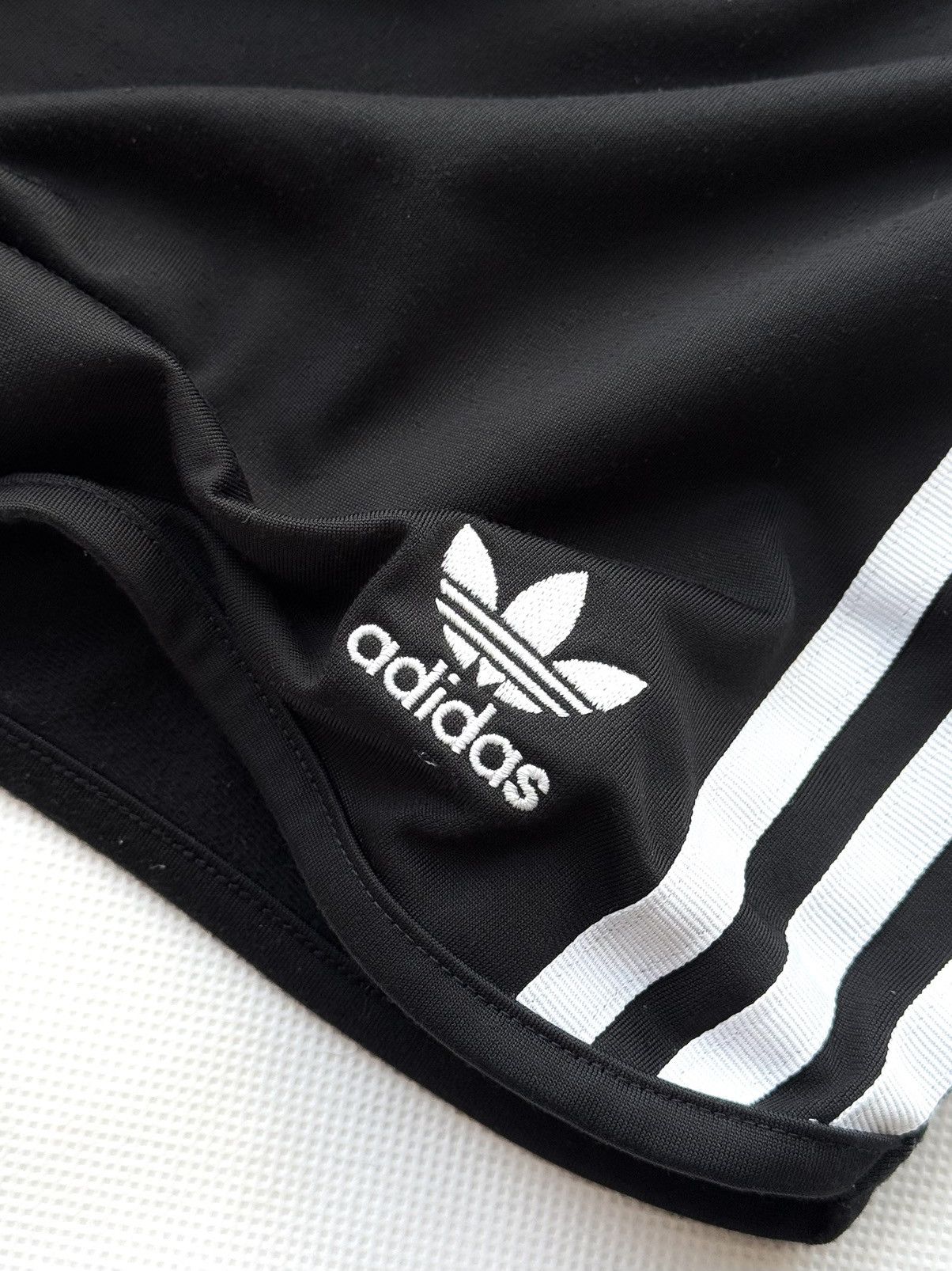Vintage Vintage Y2K Adidas Pinterest Mini Shorts Streetwear 90s Size US 32 / EU 48 - 11 Thumbnail