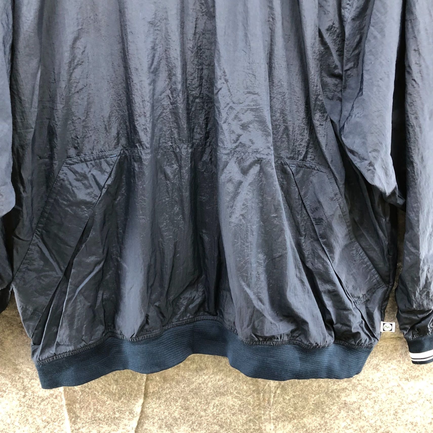 Vintage VTG Discus Athletics Windbreaker Jacket Pullover Men 2XL Navy Blue V-Neck Nylon Lightweight Water-Resistant Zipped Pockets Mens Size US XXL / EU 58 / 5 - 4 Thumbnail