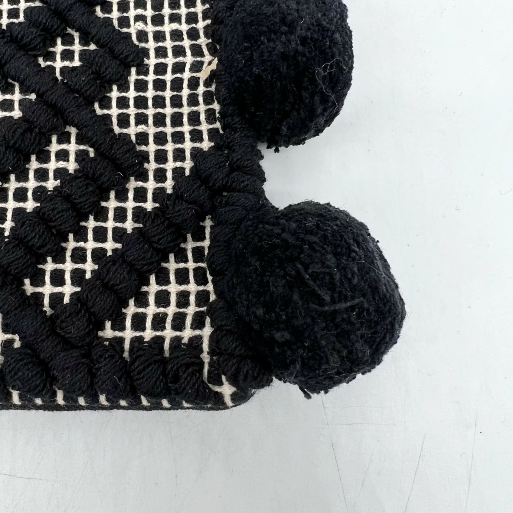 Vintage Shiraleah Chicago Womens Woven Tassel Pom Pom Black Cosmetic Pouch Clutch Bag Size ONE SIZE - 4 Thumbnail