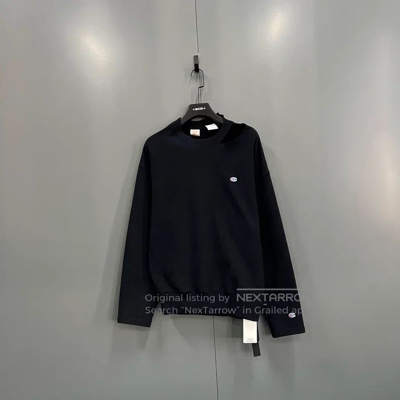 Vetements VETEMENTS Asymmetric Hoodie with Black Logo Embroidery Size US XS / EU 42 / 0 - 1 Thumbnail
