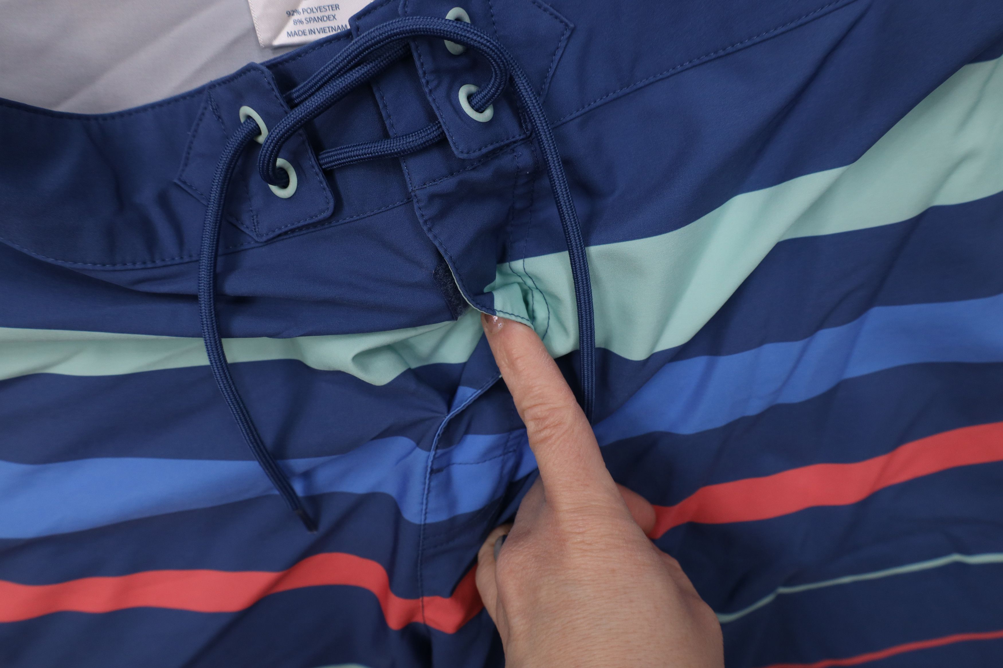 Vineyard Vines Vineyard Vines Color Block Swimming Board Shorts Trunk Size US 38 / EU 54 - 6 Thumbnail