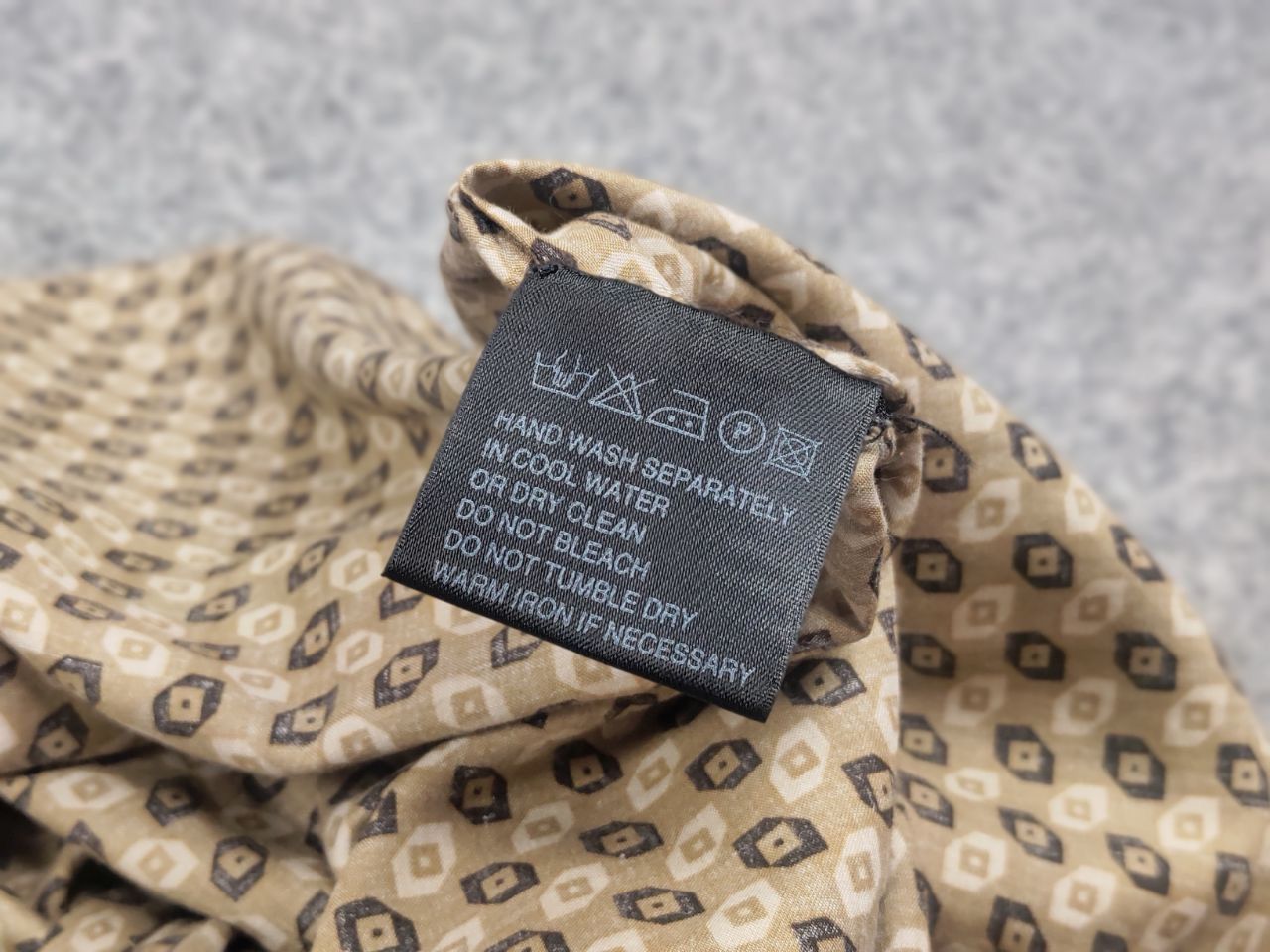 Nicole Farhi Nicole Farhi Itali Design Gold Pattern button-down shirt Size US L / EU 52-54 / 3 - 14 Thumbnail