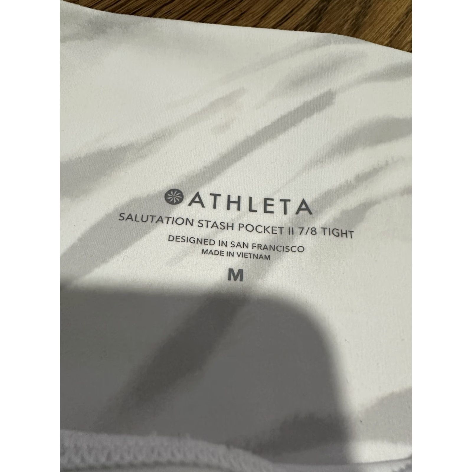 Athleta Athleta Leggings Womens Medium White Salutation Stash Pocket II 7/8 Tight Size 32" / US 10 / IT 46 - 3 Thumbnail