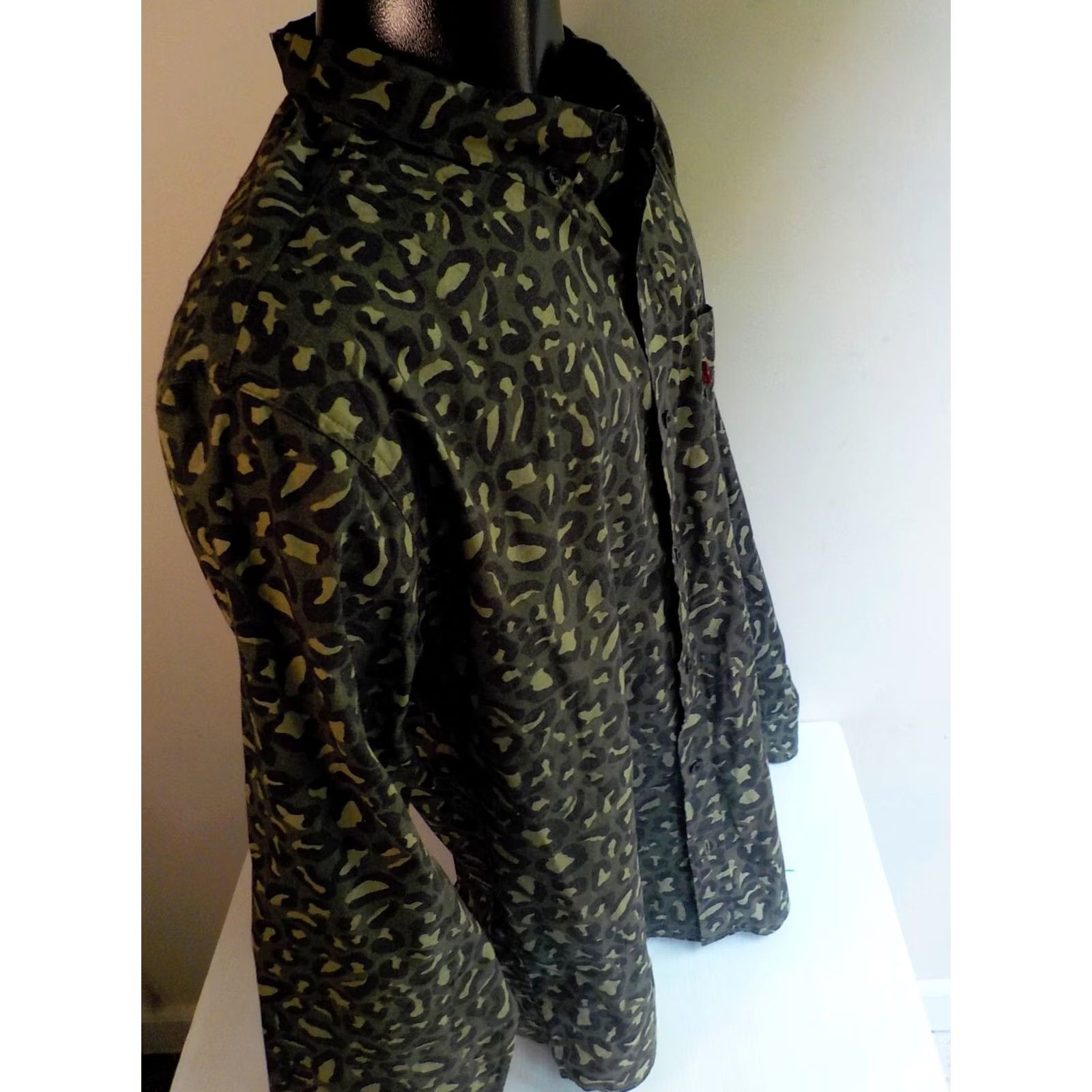 Levi's LEVI'S Button-Up Shirt Animal Print Long Sleeve Green Black Cotton Blend XL Mens Size US XL / EU 56 / 4 - 4 Thumbnail