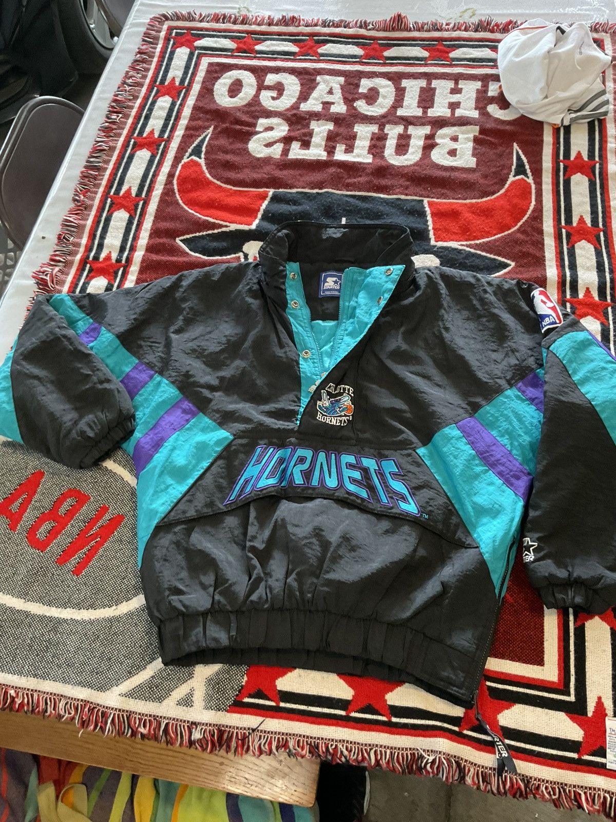 Vintage charlotte hornets starter jacket medium