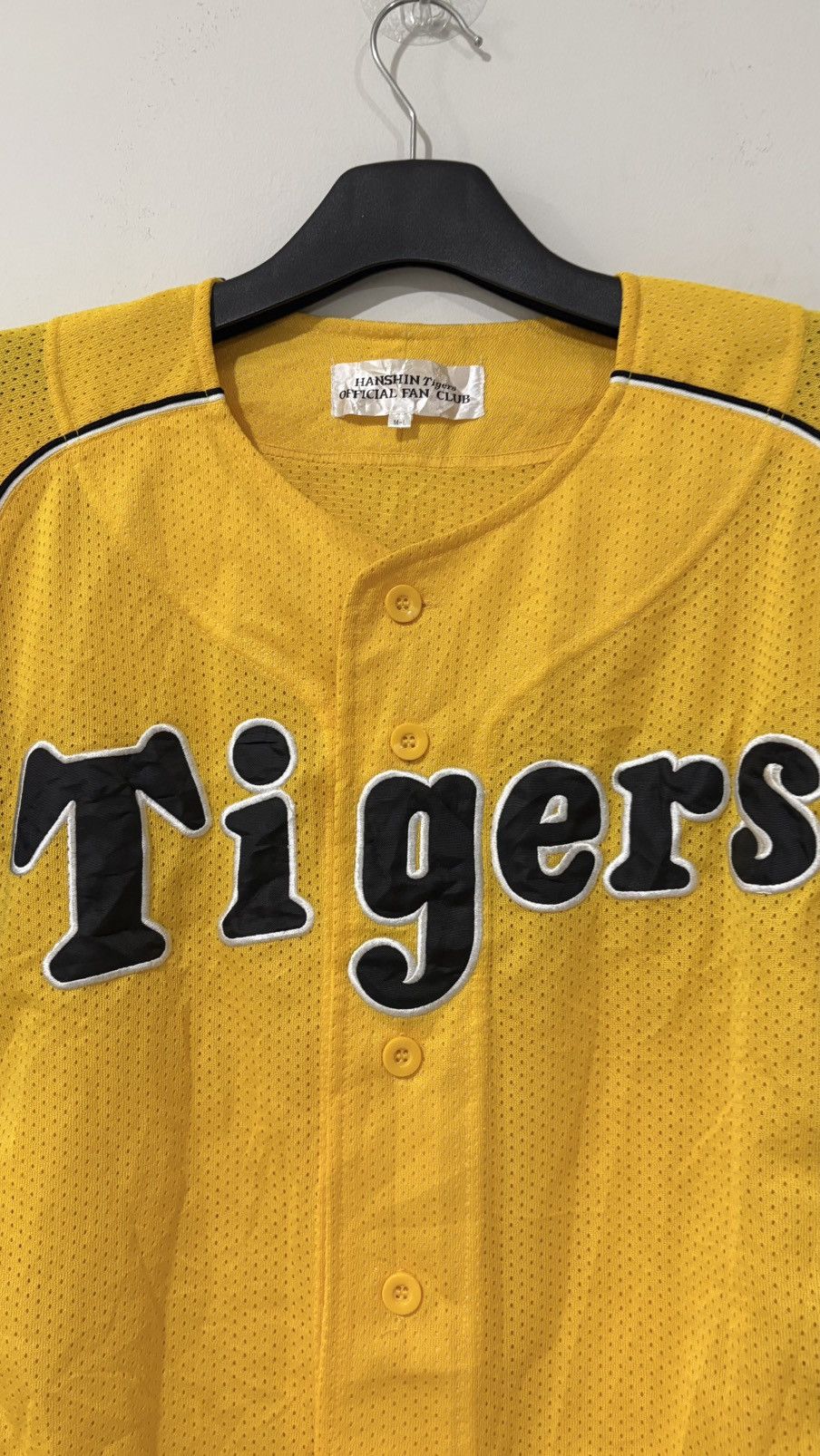 Japanese Brand Hanshin Tigers Japanese Baseball Jersey Mizuno Size US M / EU 48-50 / 2 - 3 Thumbnail