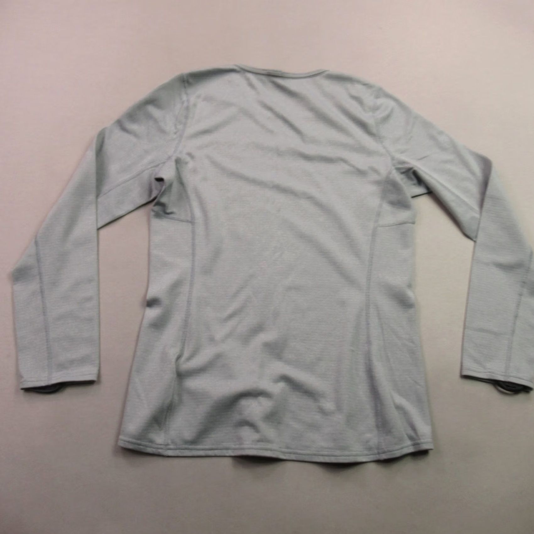 Patagonia Patagonia Shirt XS Gray Long Sleeve Crew Neck Lightweight Pullover Womens Size XS / US 0-2 / IT 36-38 - 6 Thumbnail