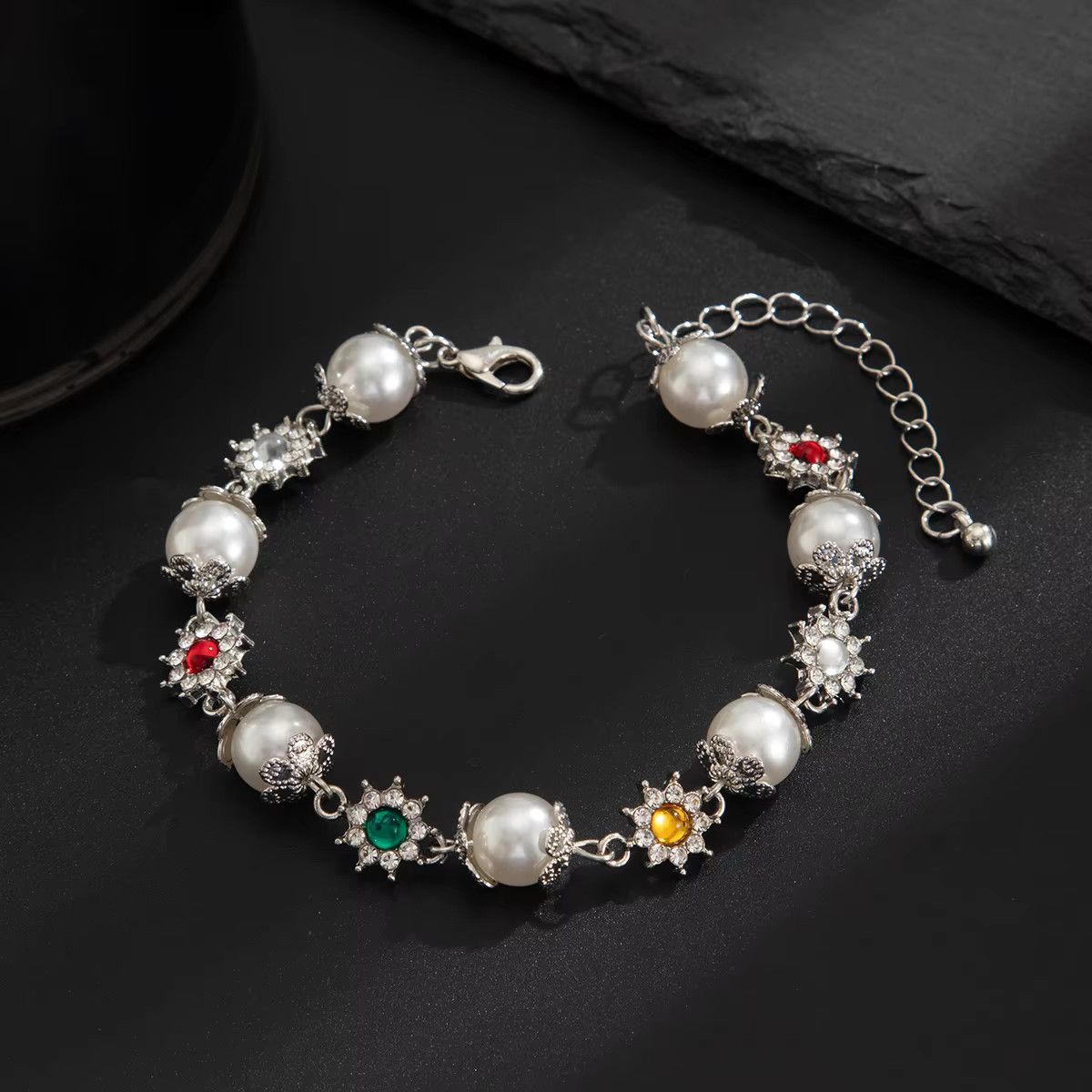 Jewelry Creative Shining Inlaid Rhinestones Pearl Bracelet Size ONE SIZE - 1 Thumbnail