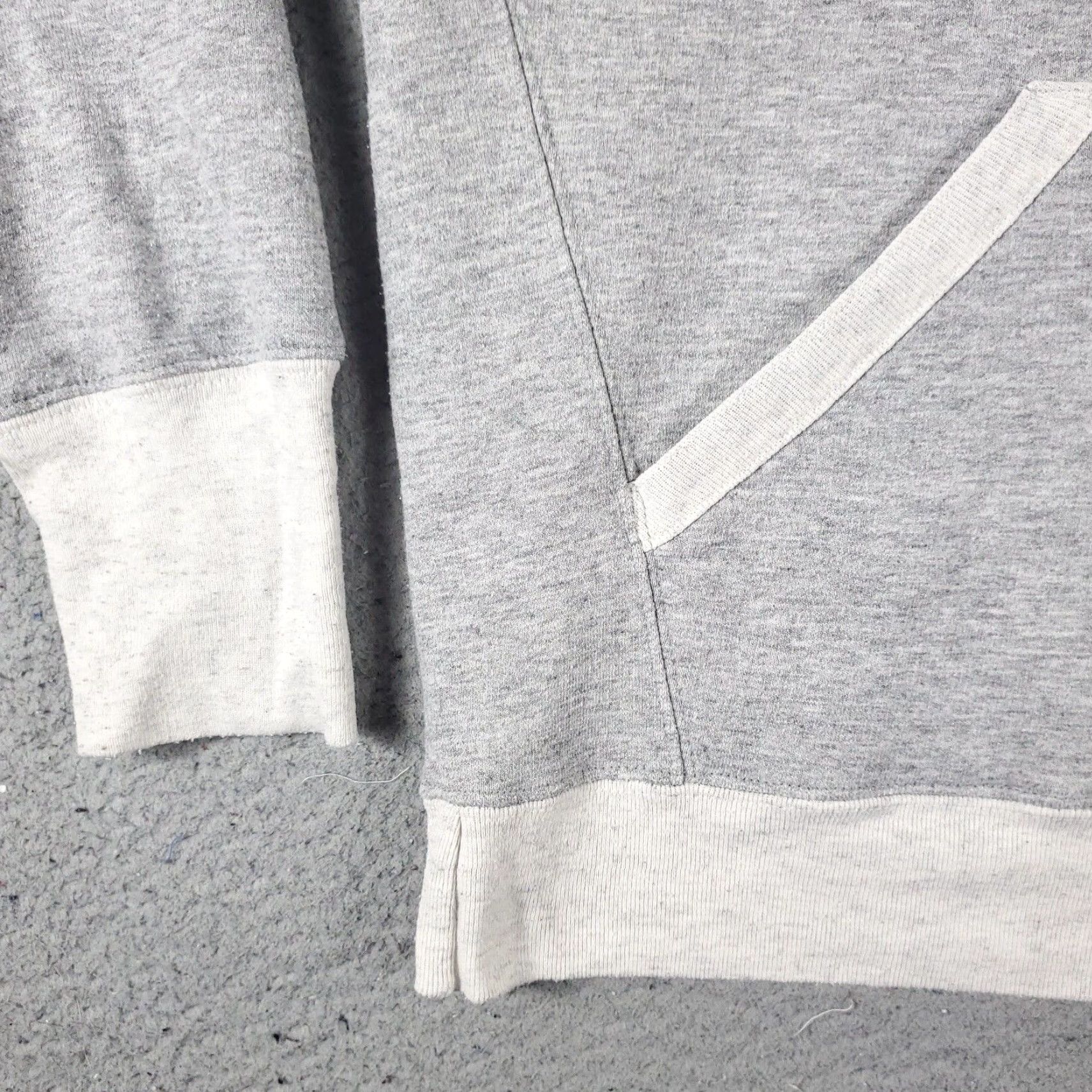 Champion Champion Hoodie Womens Medium Gray Pullover Sweatshirt Sweatshirt Hoodie Casual Activewear Size M / US 6-8 / IT 42-44 - 4 Thumbnail